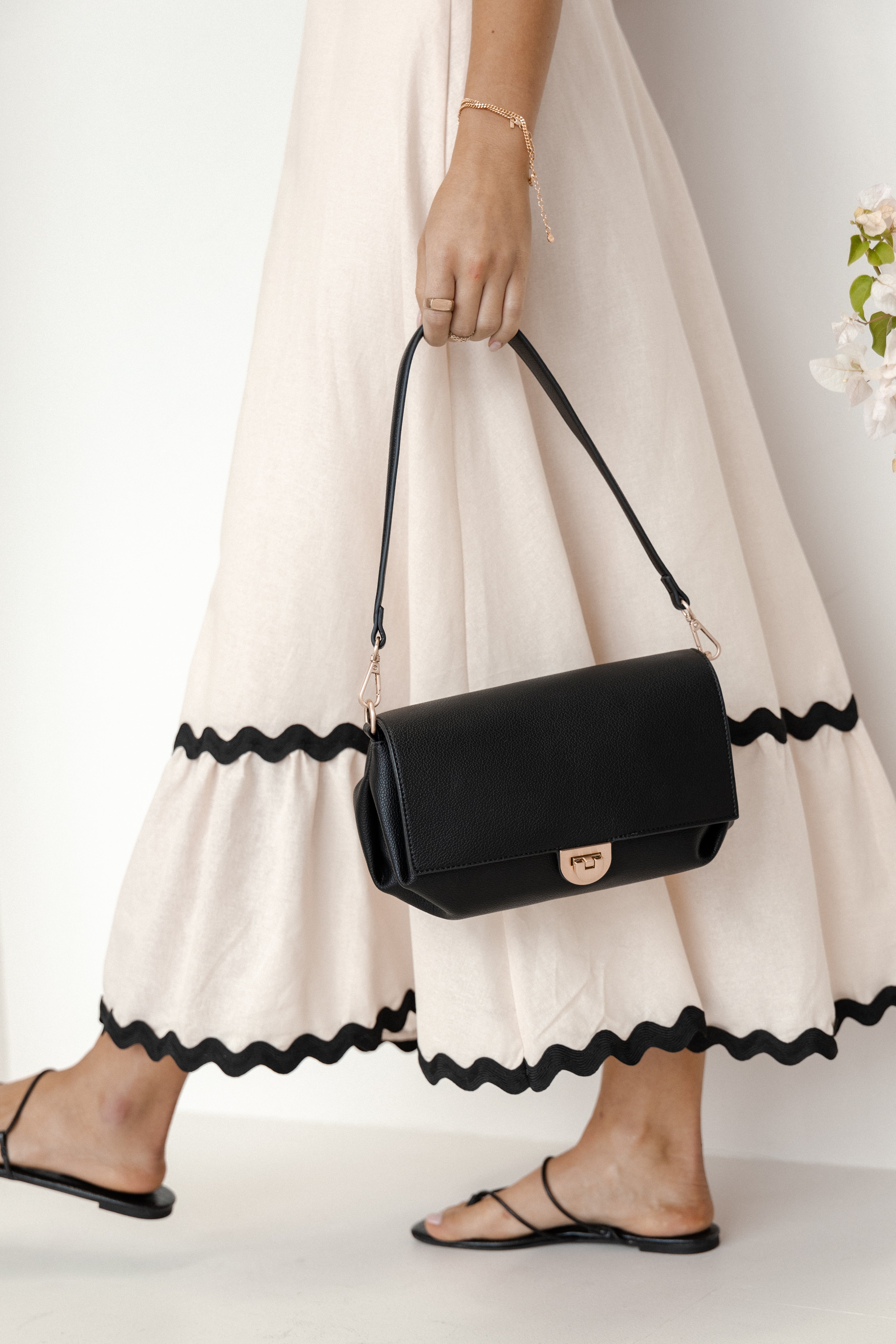 Winona Shoulder Bag - Black