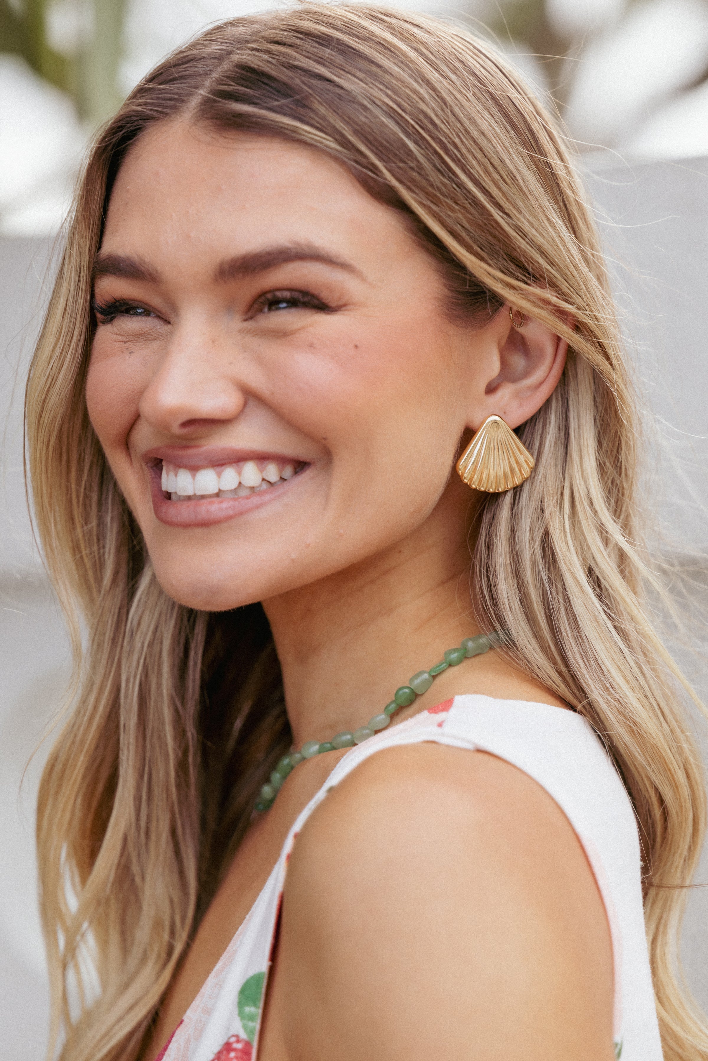 Shell Shaped Earrings - Gold