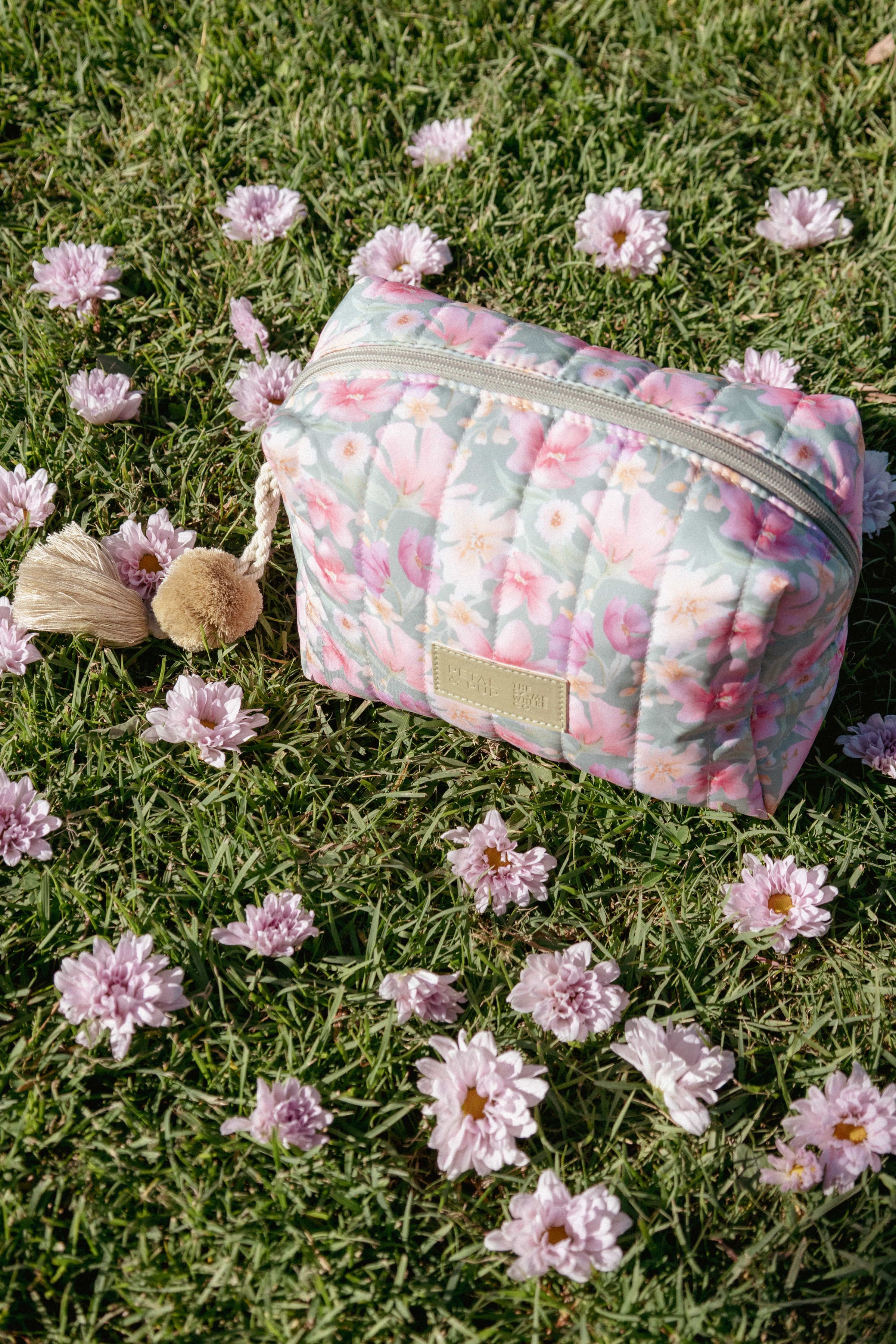 ACCESSORIES Cosmetic Case - Sage Wildflowers