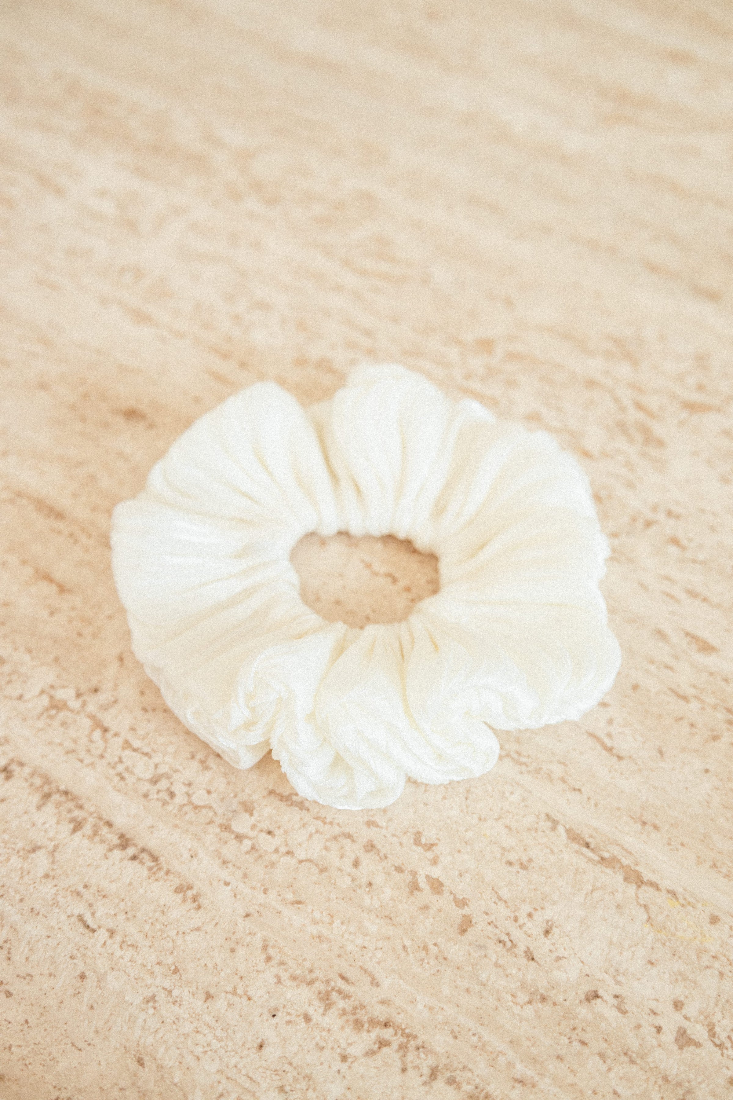 ACCESSORIES Dulce Scrunchie - Cream