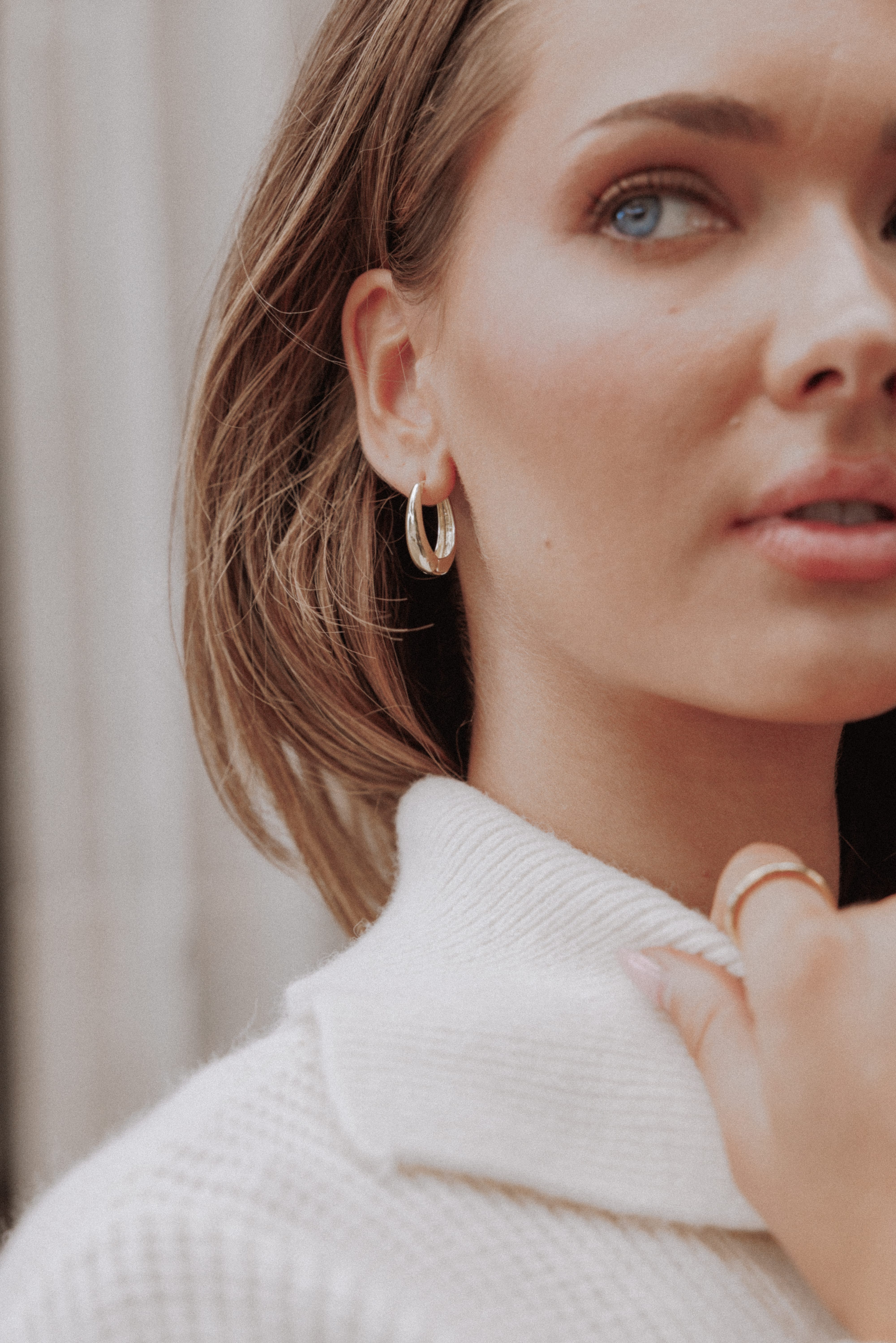 ACCESSORIES Farrow Loop Earrings - Gold