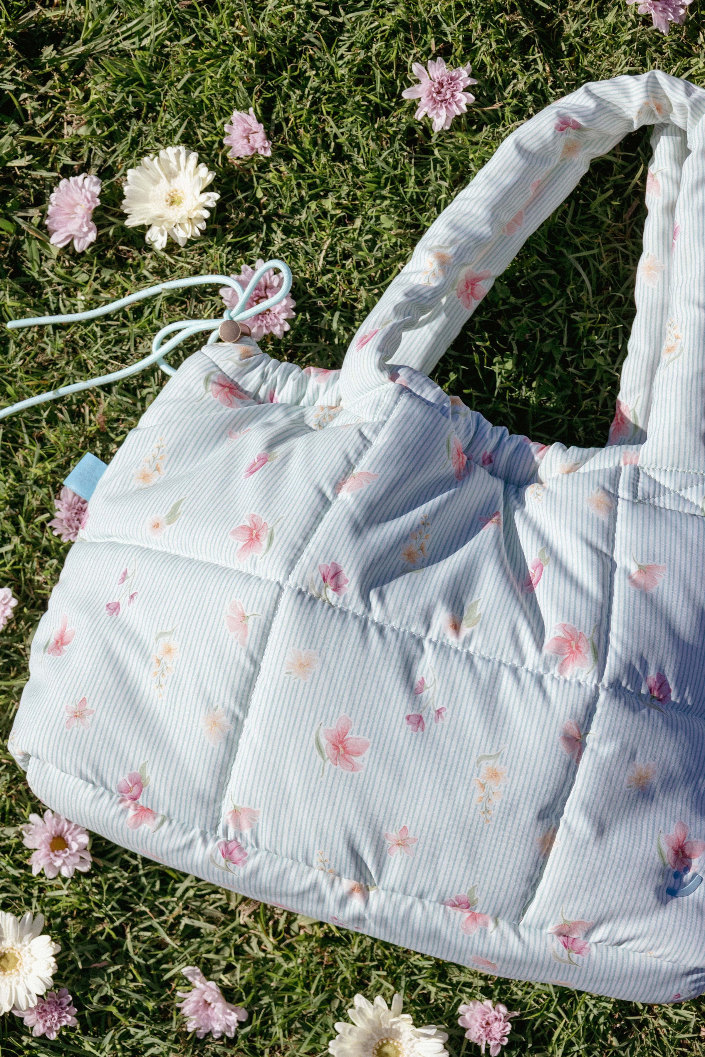 ACCESSORIES Marshmallow Midi Tote - Blue Garden Stripe