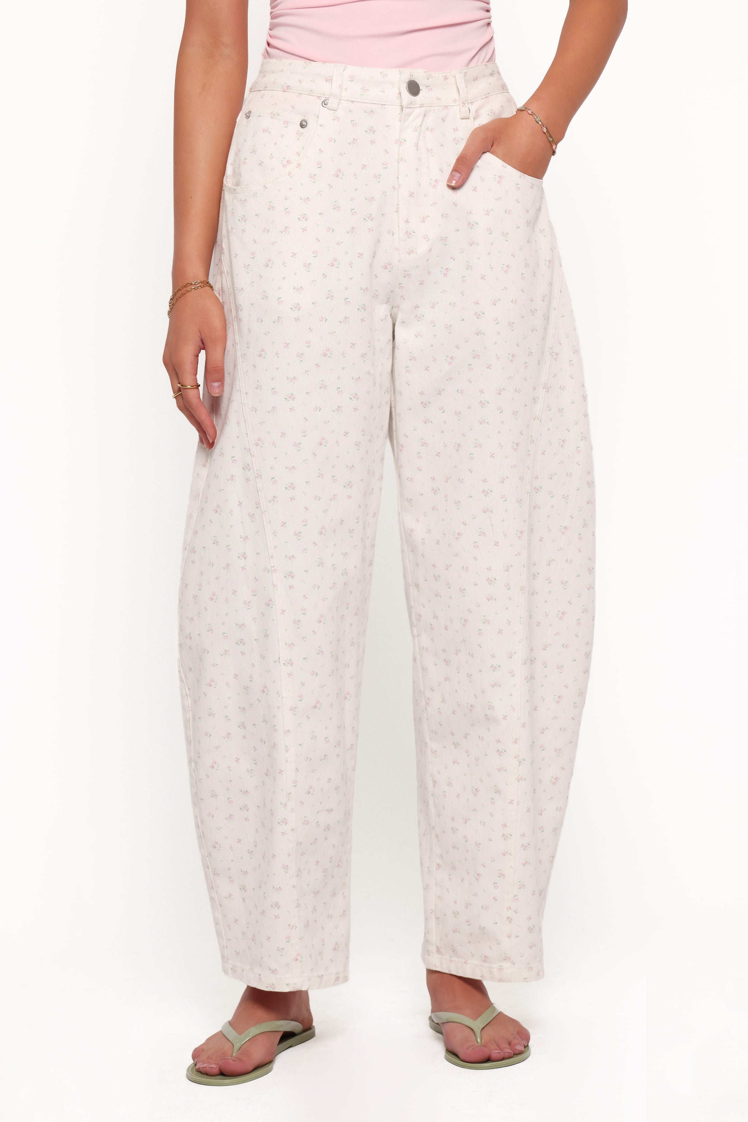 BOTTOMS Tulsi Barrel Leg Jeans - Cream/Pink Floral