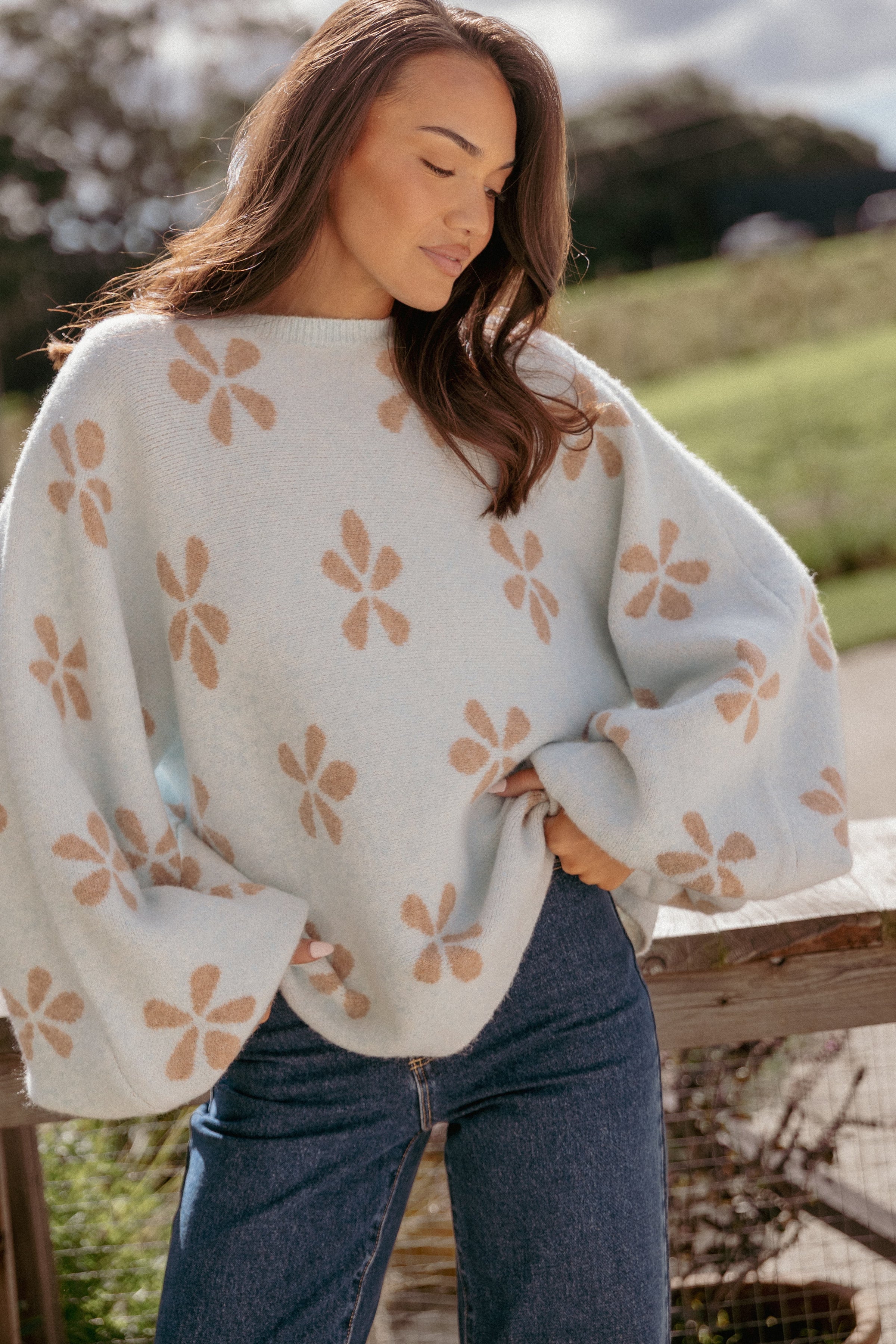 KNITWEAR Bella Oversized Daisy Sweater - Light Blue Camel
