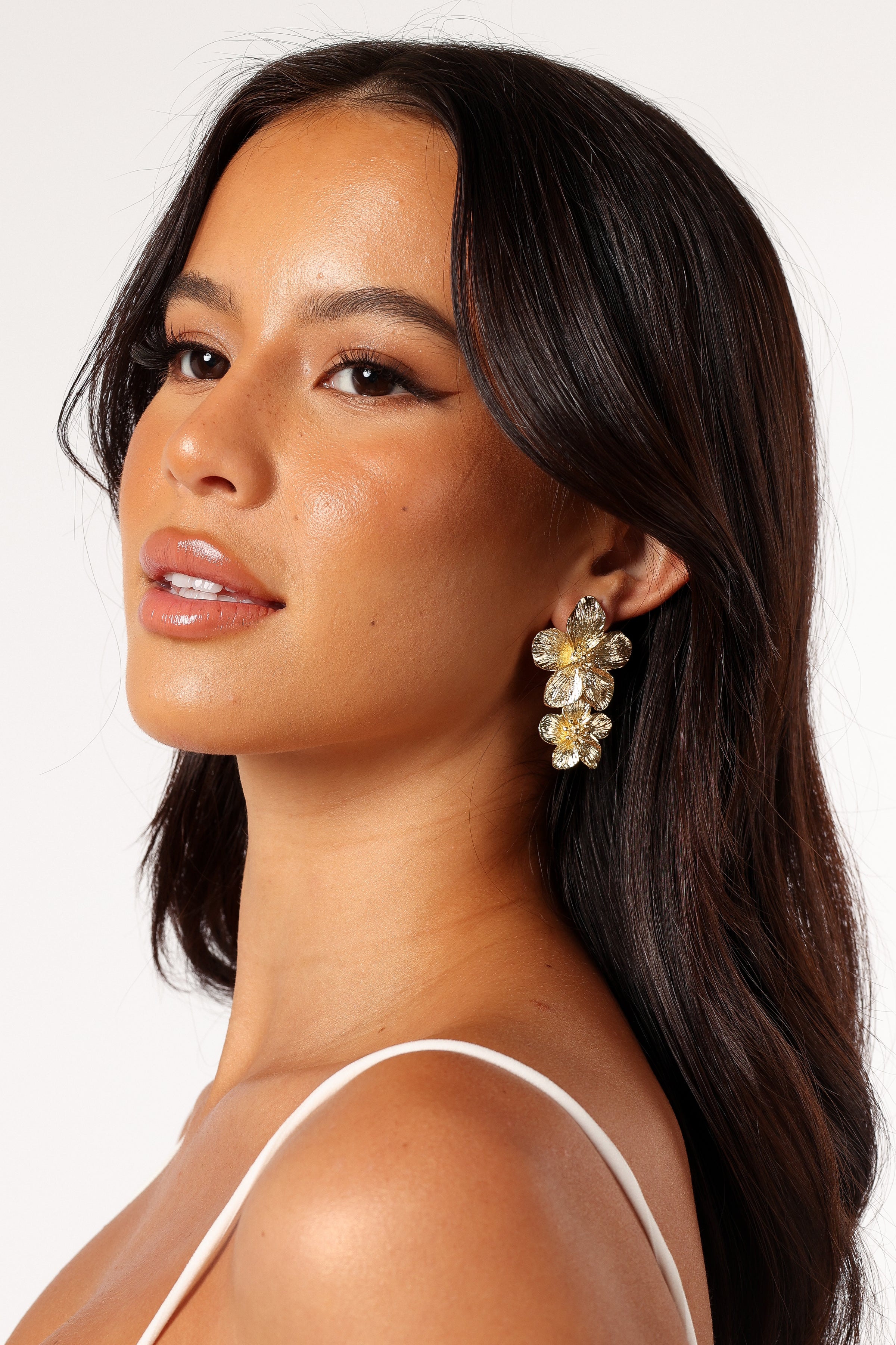 ACCESSORIES Alexa Flower Earrings - Gold