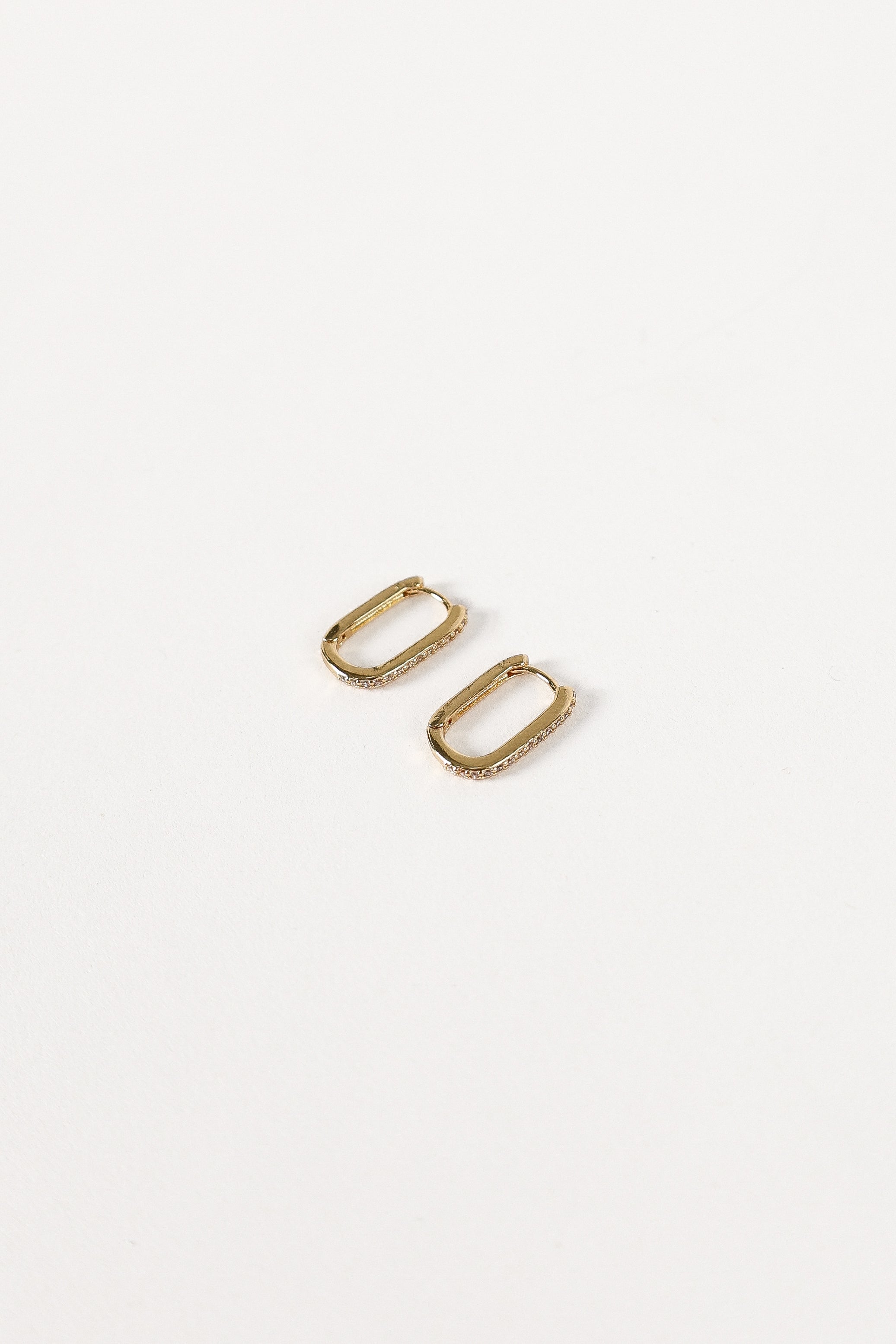 ACCESSORIES @Anisa Hoop Earrings - Gold