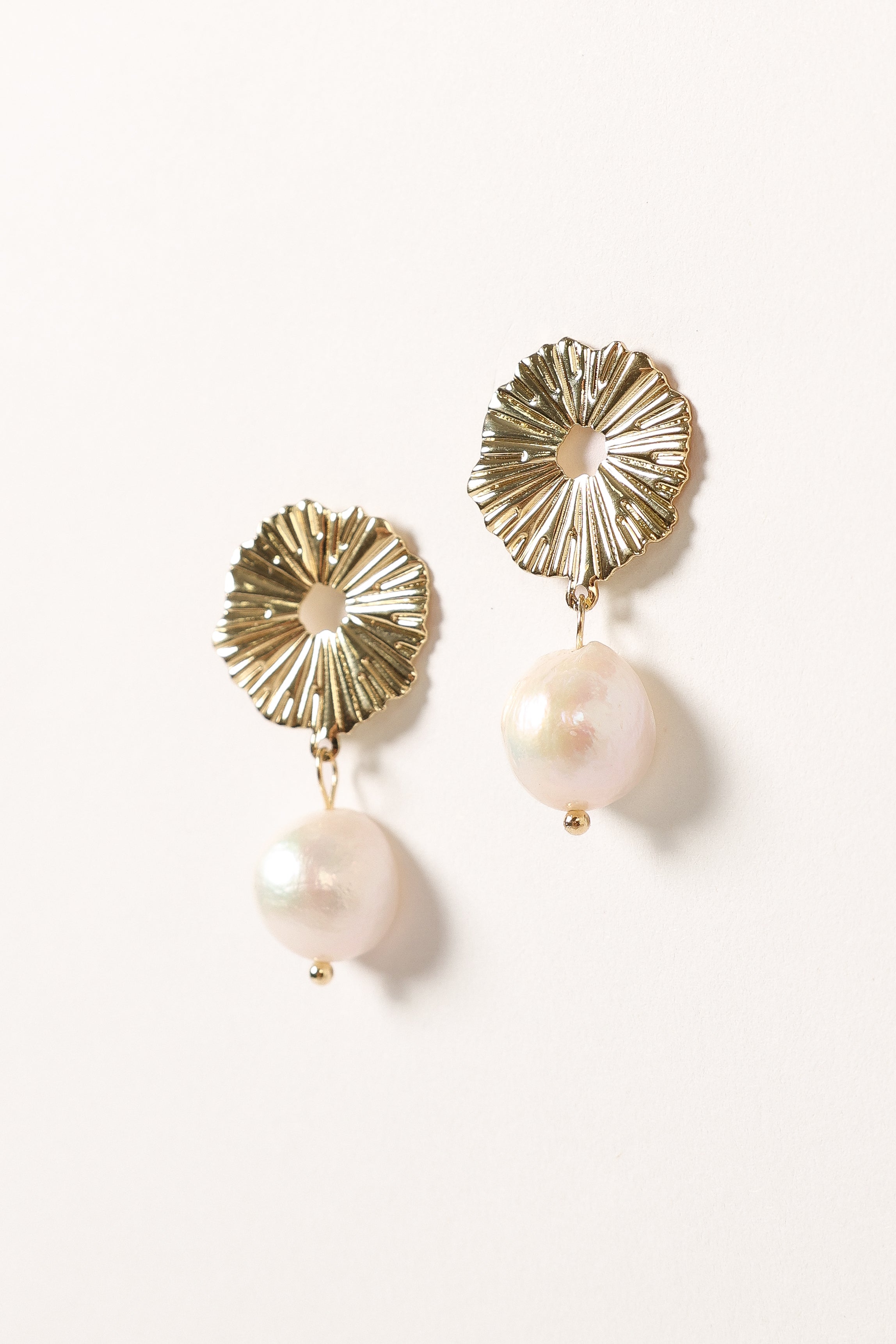 ACCESSORIES @Arabella Earrings - Gold