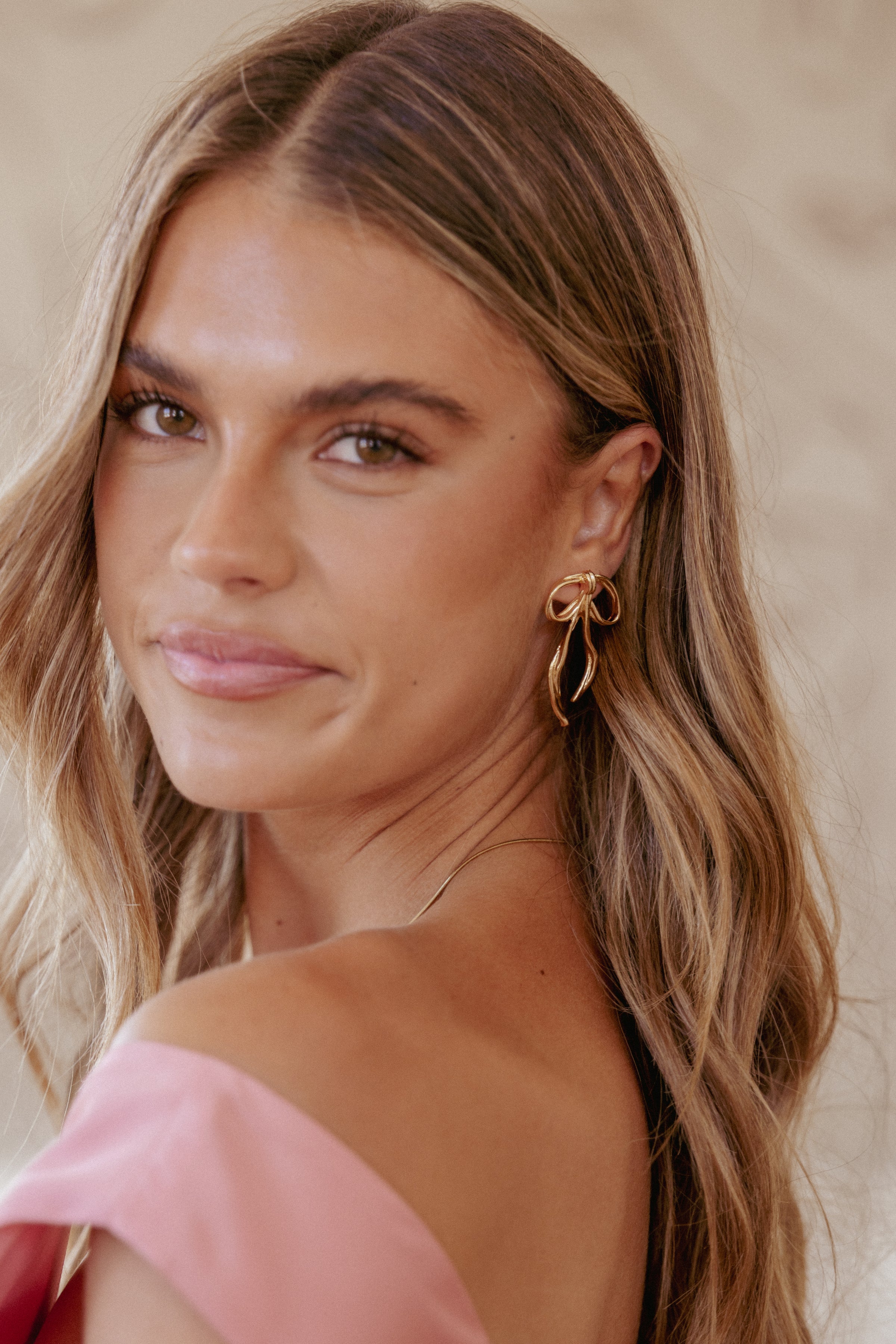 ACCESSORIES Avery Bow Earrings - Gold