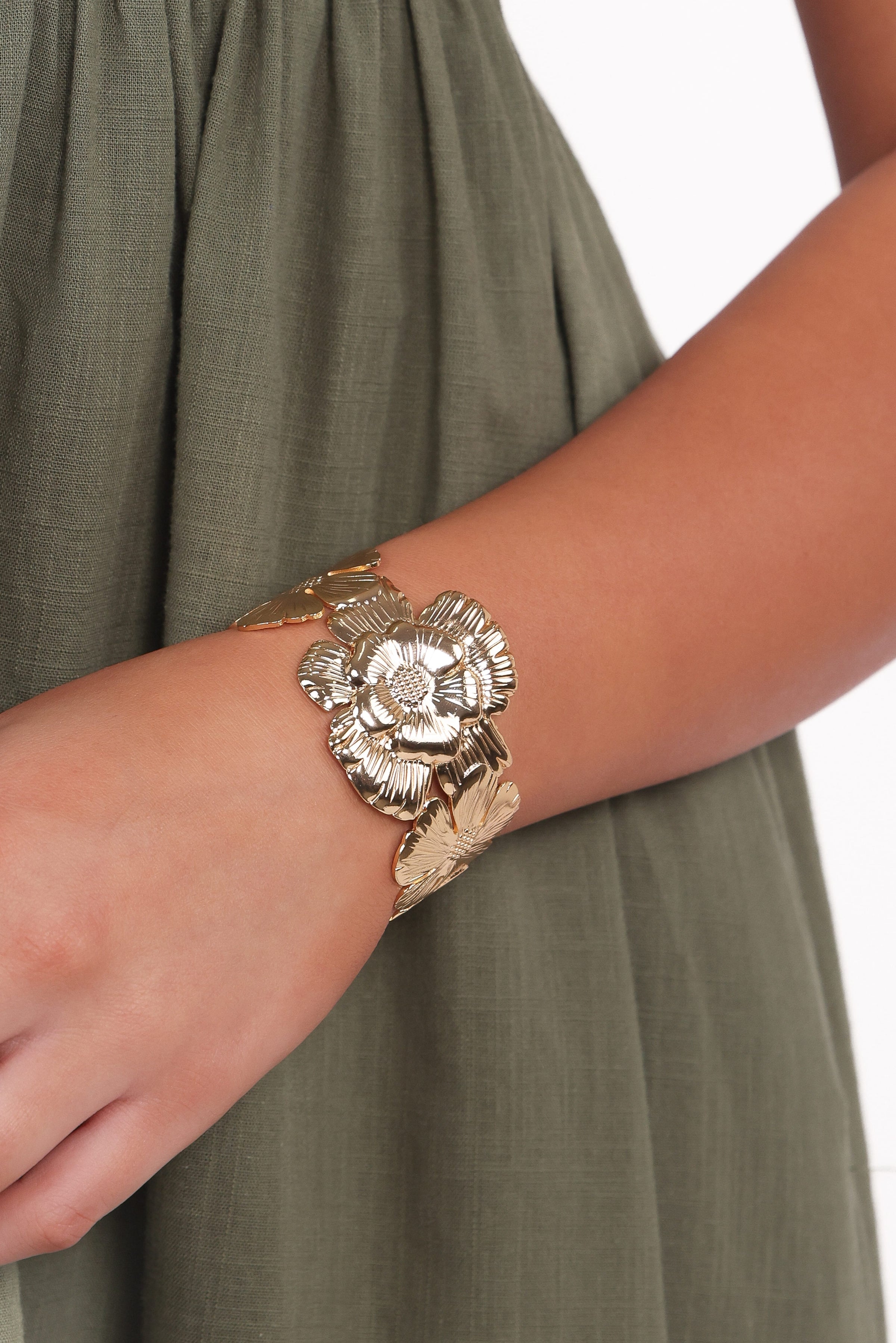 ACCESSORIES Bloom Cuff Bracelet - Gold