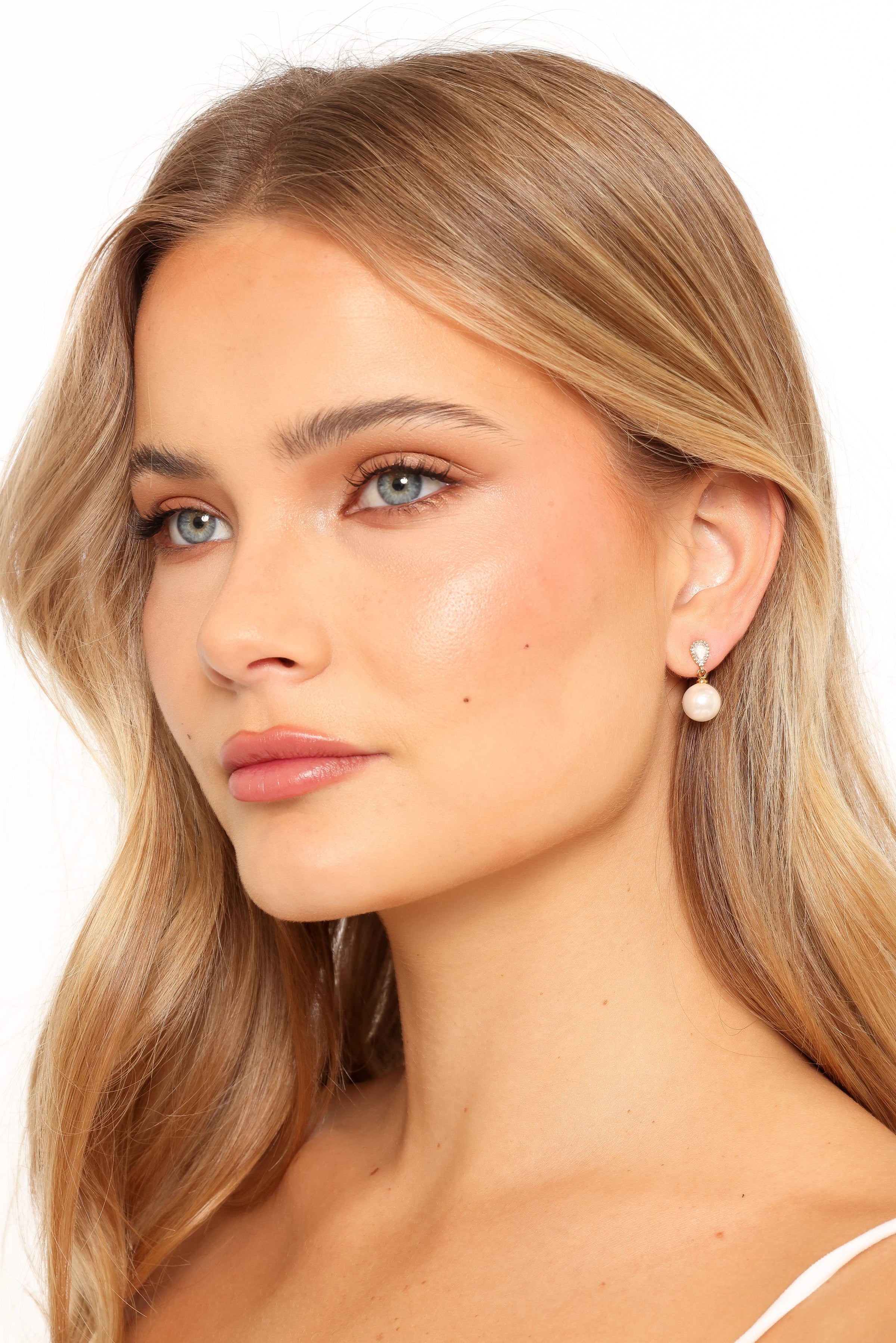 ACCESSORIES Camille Pearl Earrings - Gold