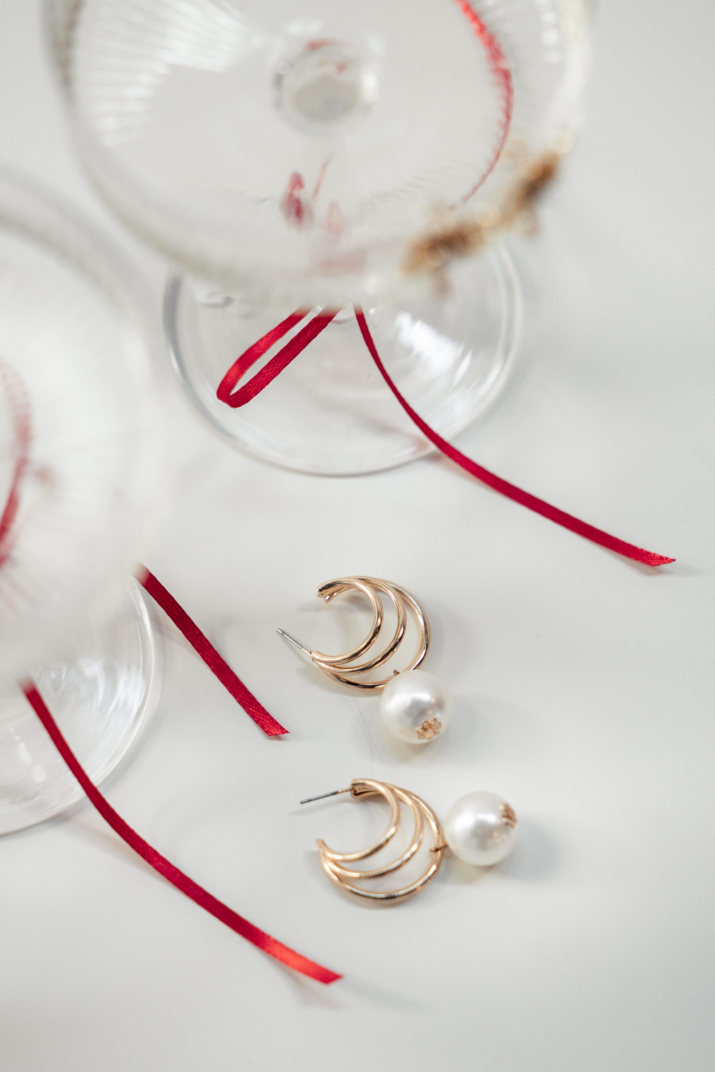 ACCESSORIES Chelsea Earrings - Gold/Pearl