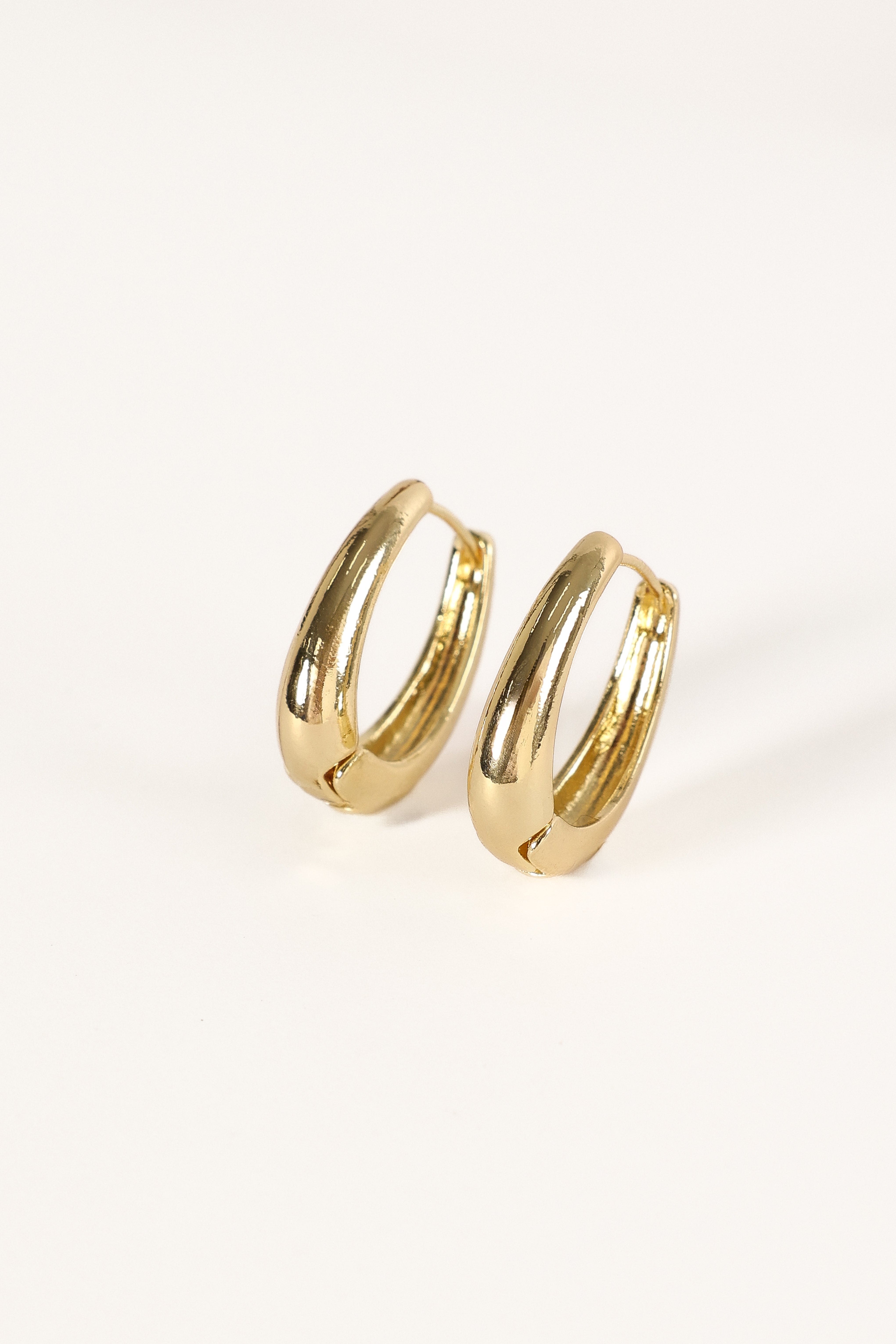 ACCESSORIES @Farrow Loop Earrings - Gold
