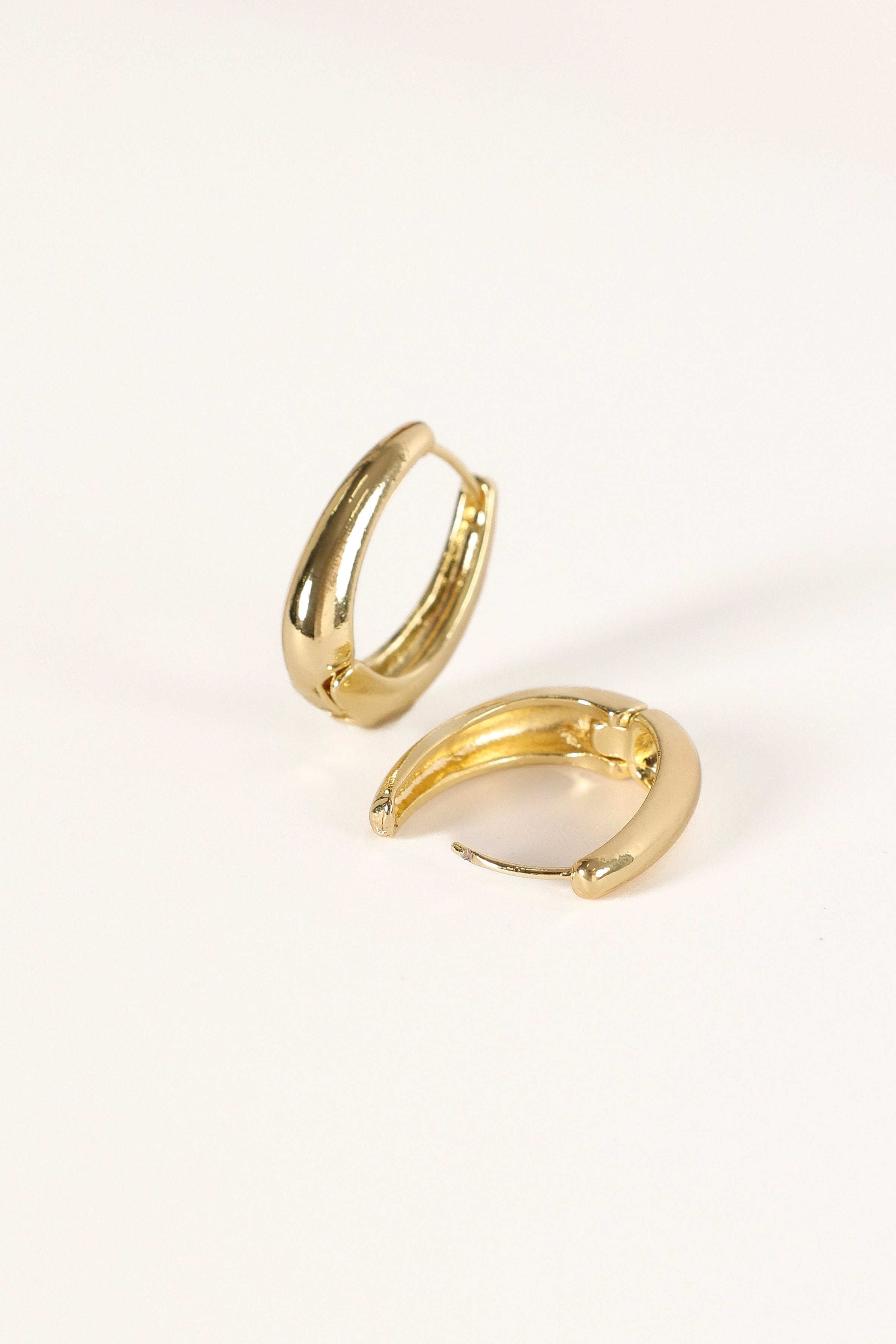 ACCESSORIES @Farrow Loop Earrings - Gold