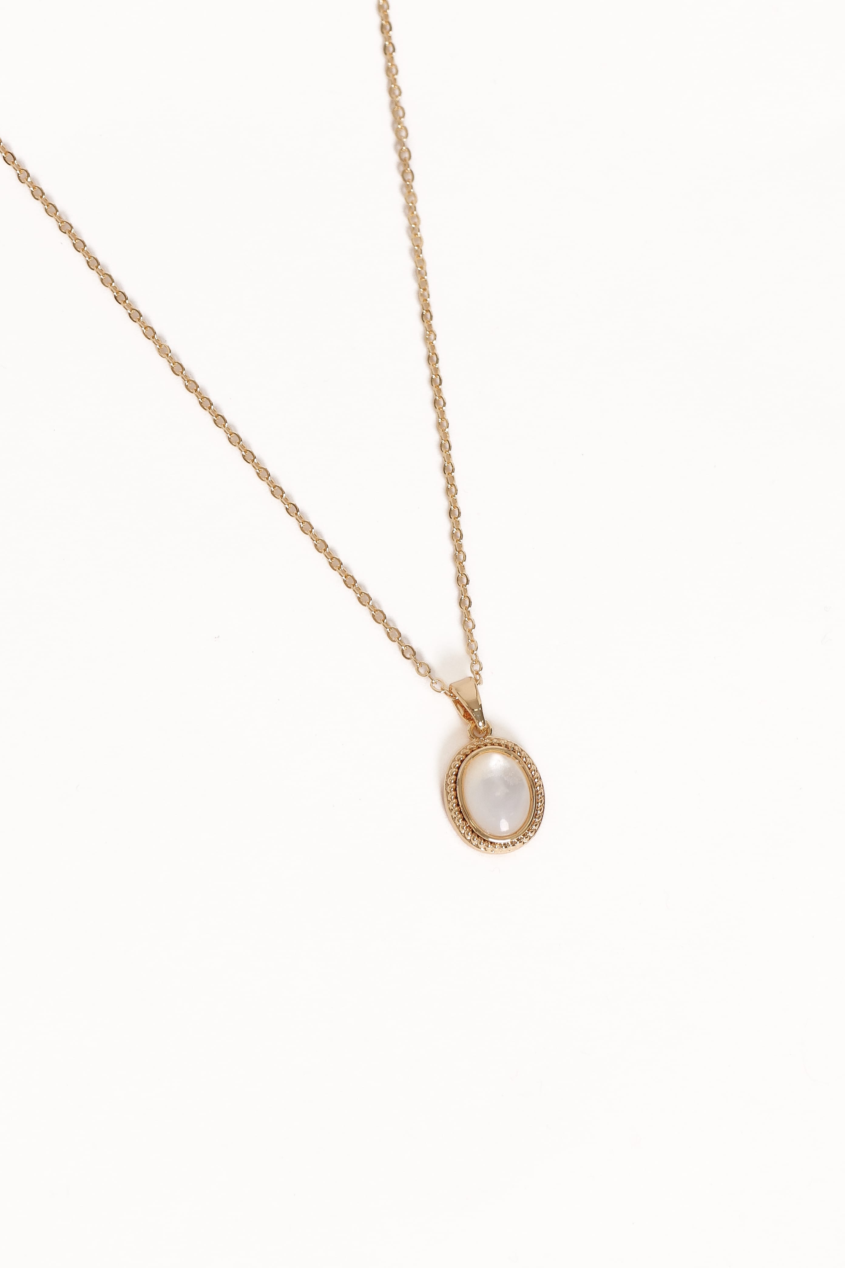 ACCESSORIES Genevieve Necklace - Gold