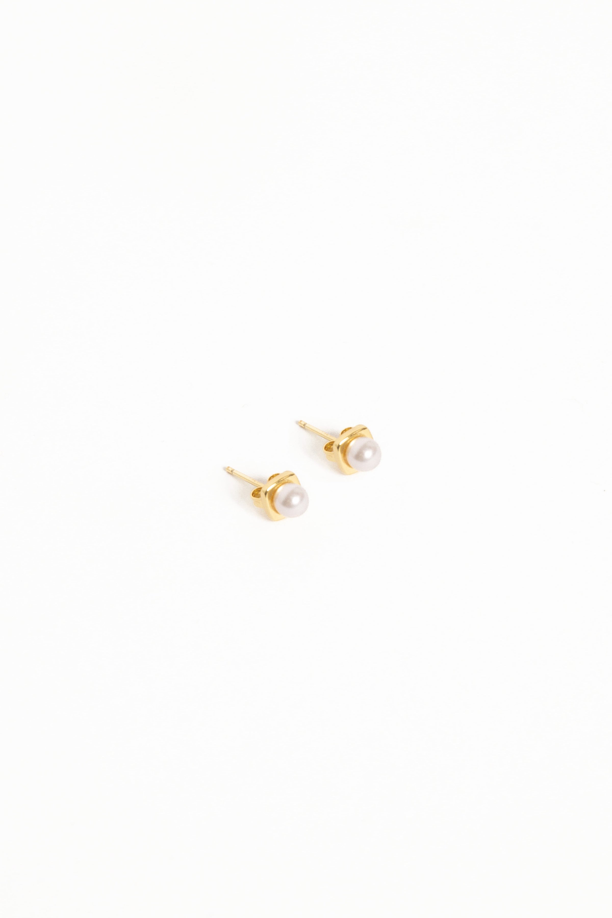 ACCESSORIES Helene Stud Earrings - Gold/Pearl