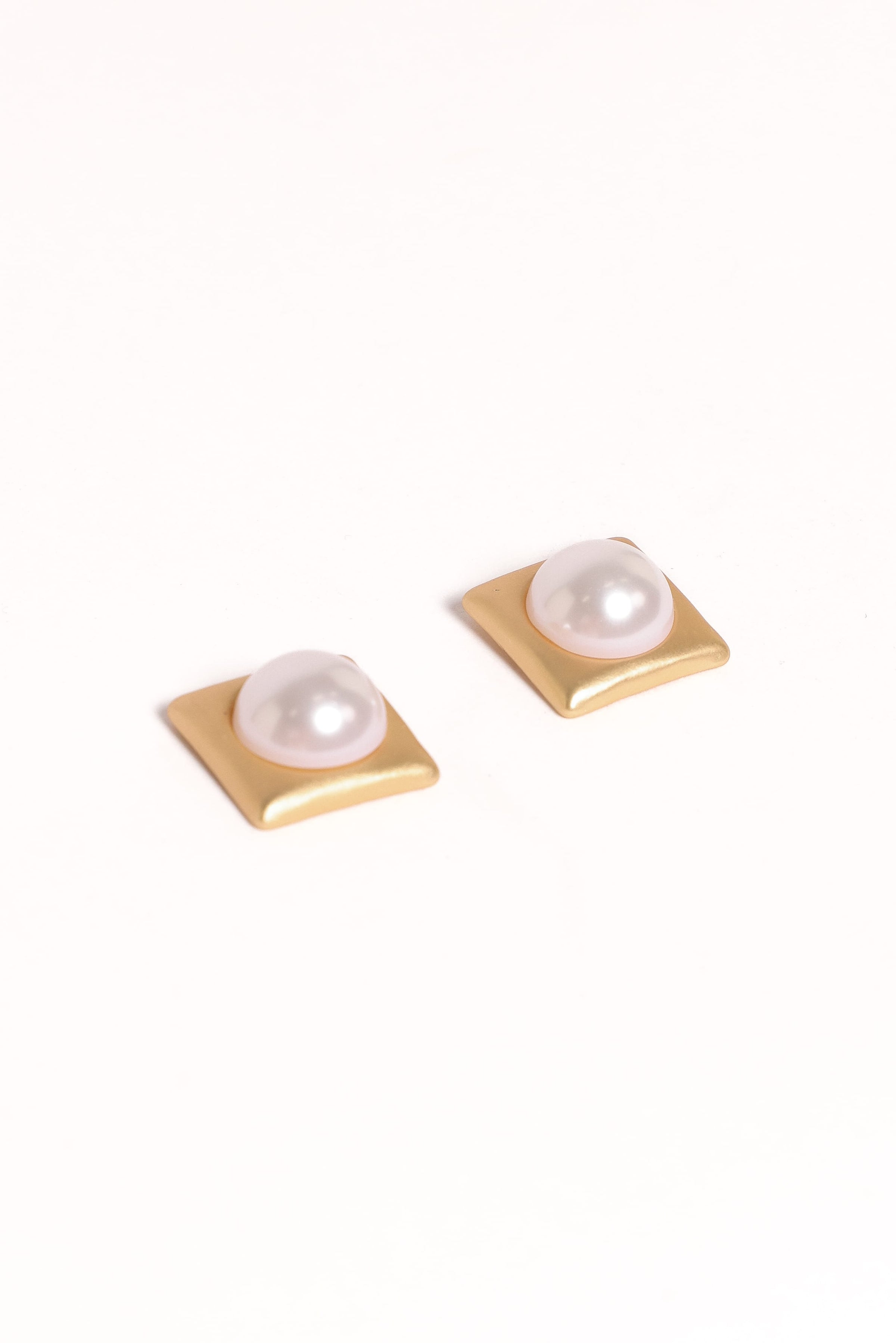 ACCESSORIES Kimmy Pearl Earrings - Gold