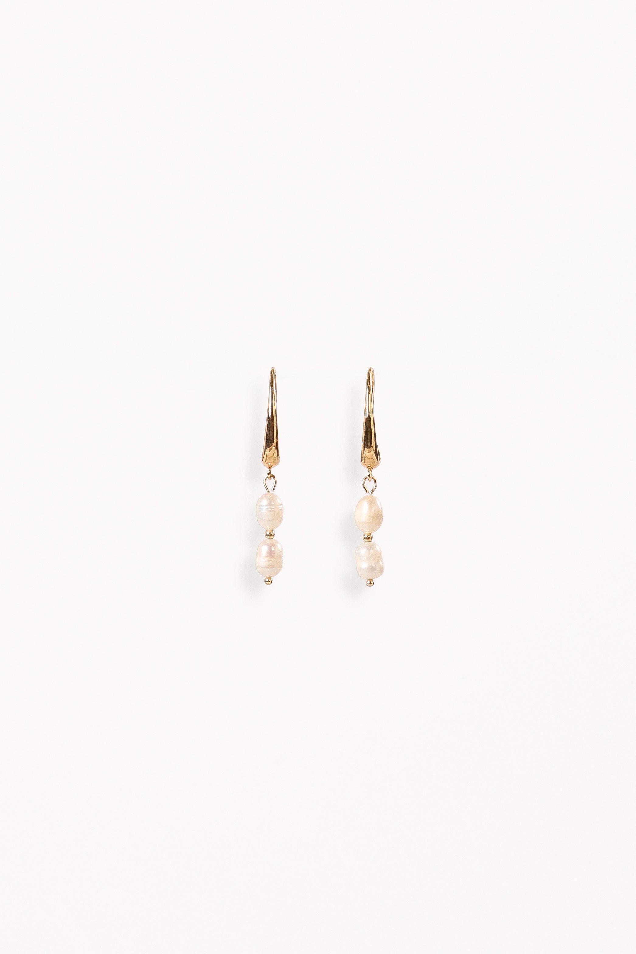 ACCESSORIES @Larissa Pearl Earrings - Gold