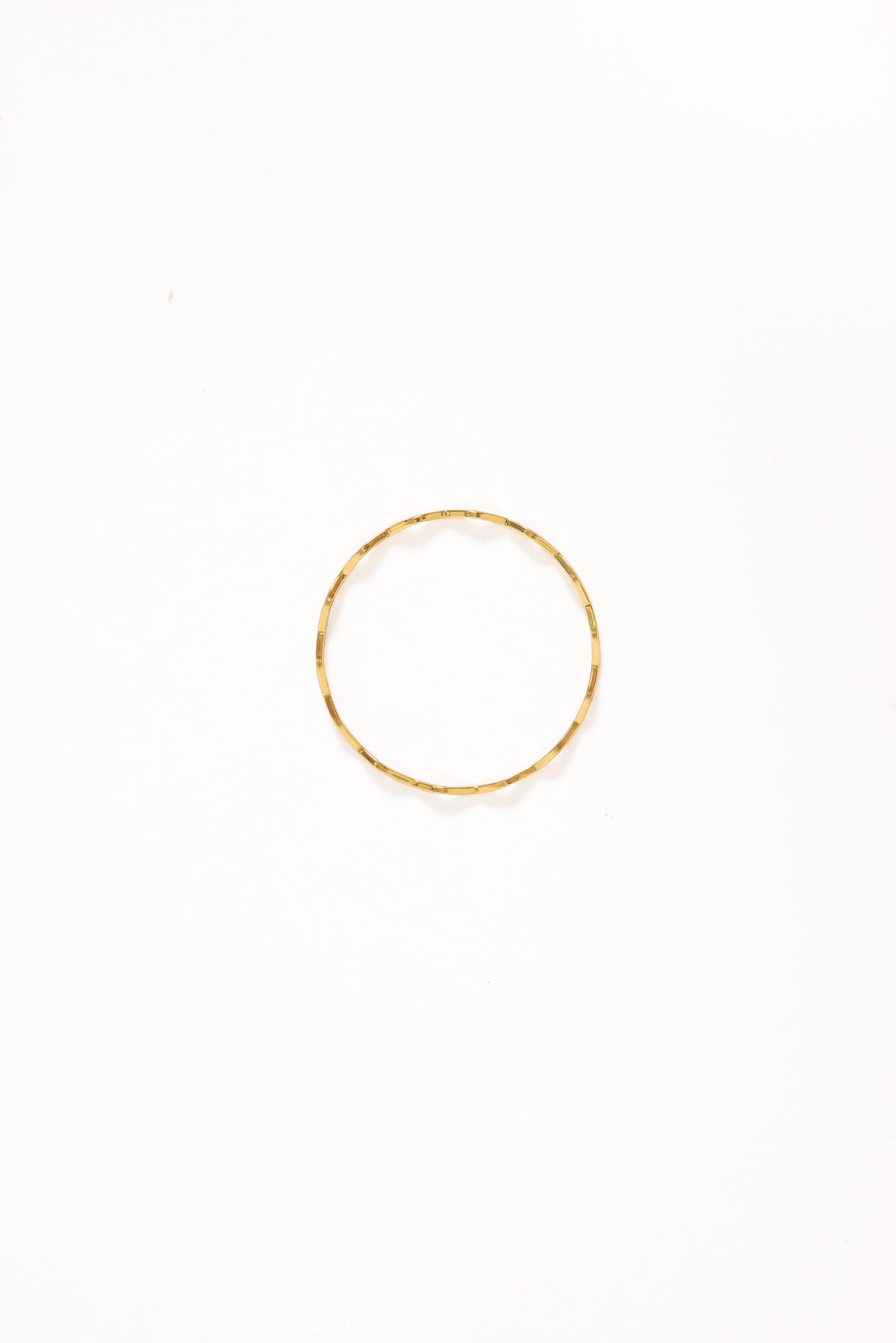 ACCESSORIES Layla Wave Bangle - Gold