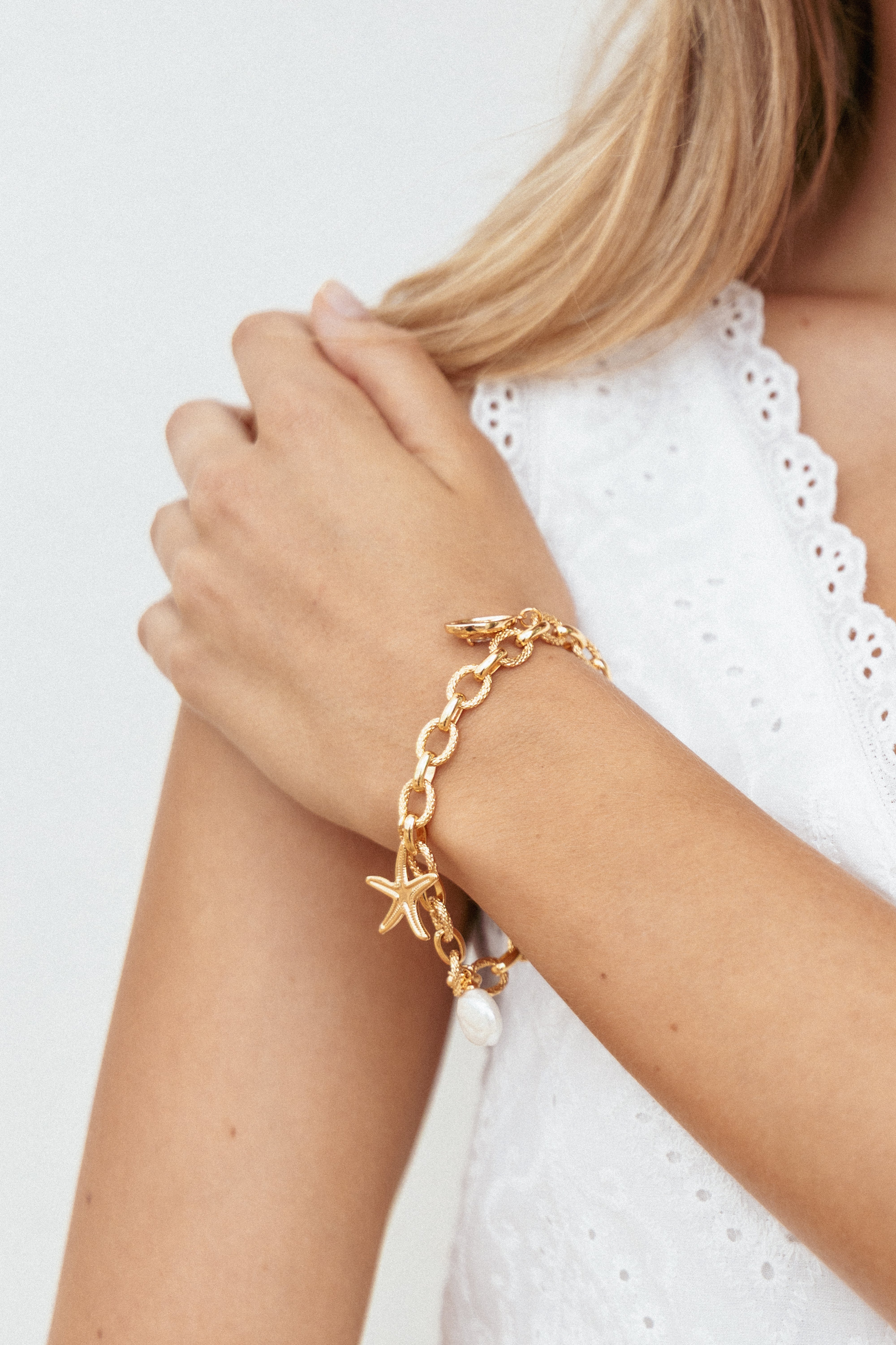 ACCESSORIES Leo Bracelet - Gold