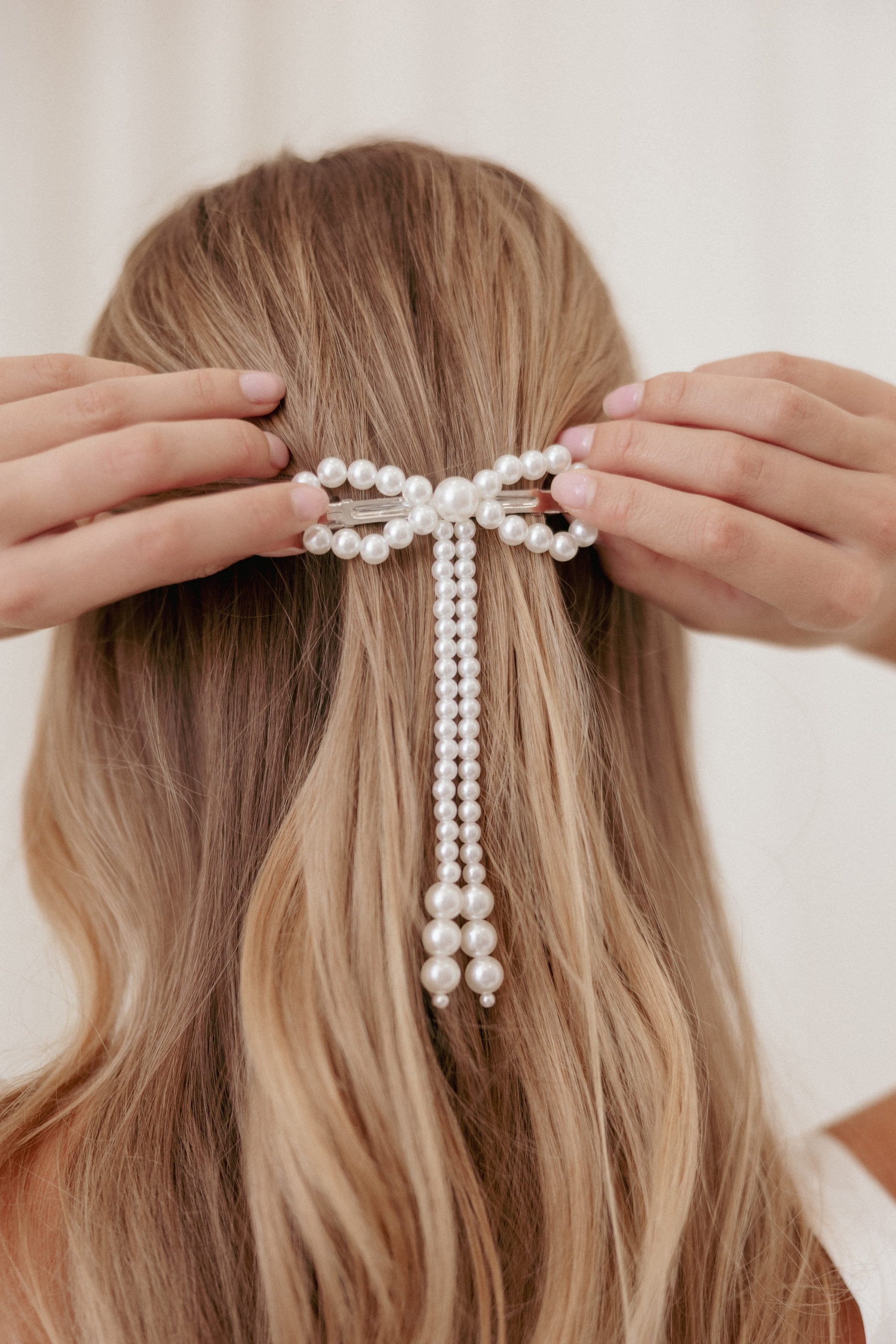 ACCESSORIES Marcella Hair Bow Clip - Pearl
