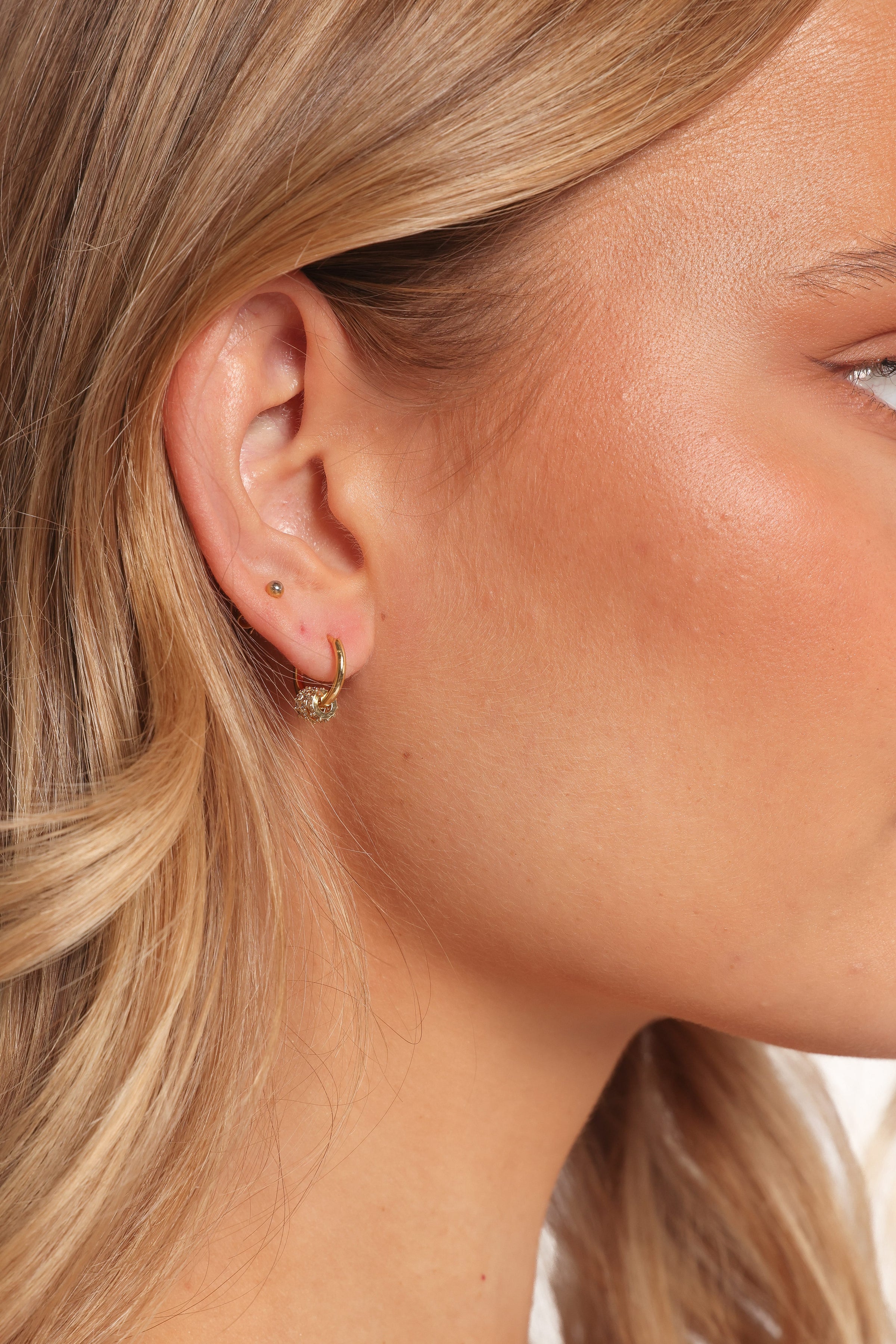 ACCESSORIES Melanie Earrings - Gold