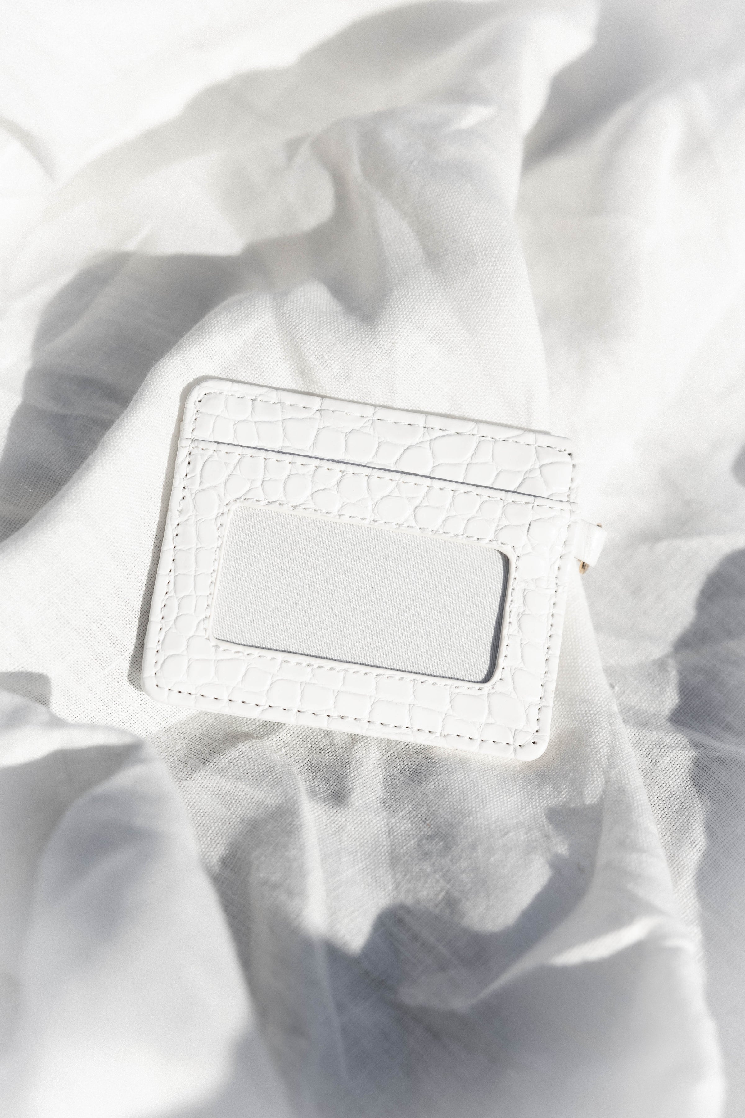 ACCESSORIES @Millie Card Wallet - White