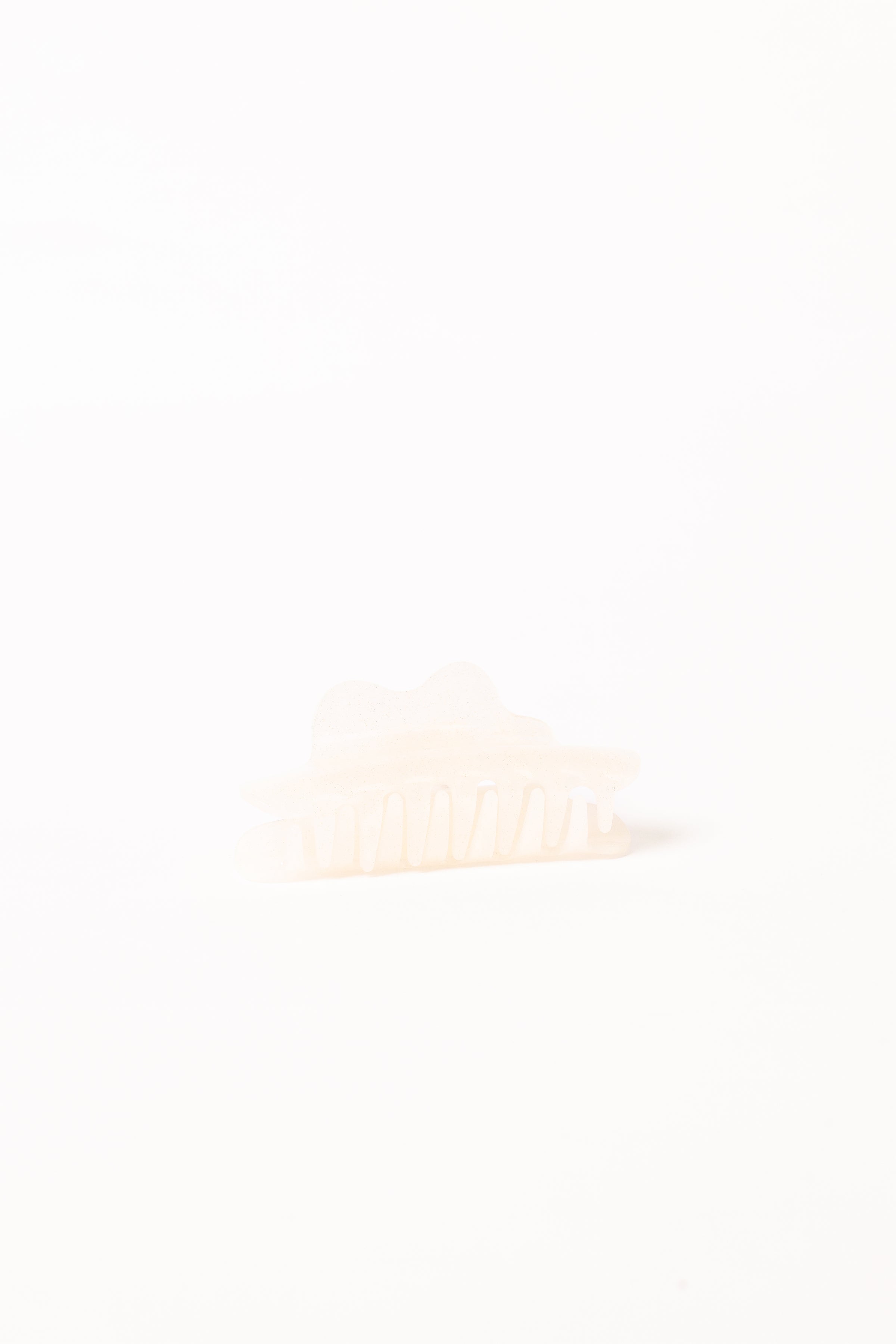 ACCESSORIES Peta Hair Clip - Pearl