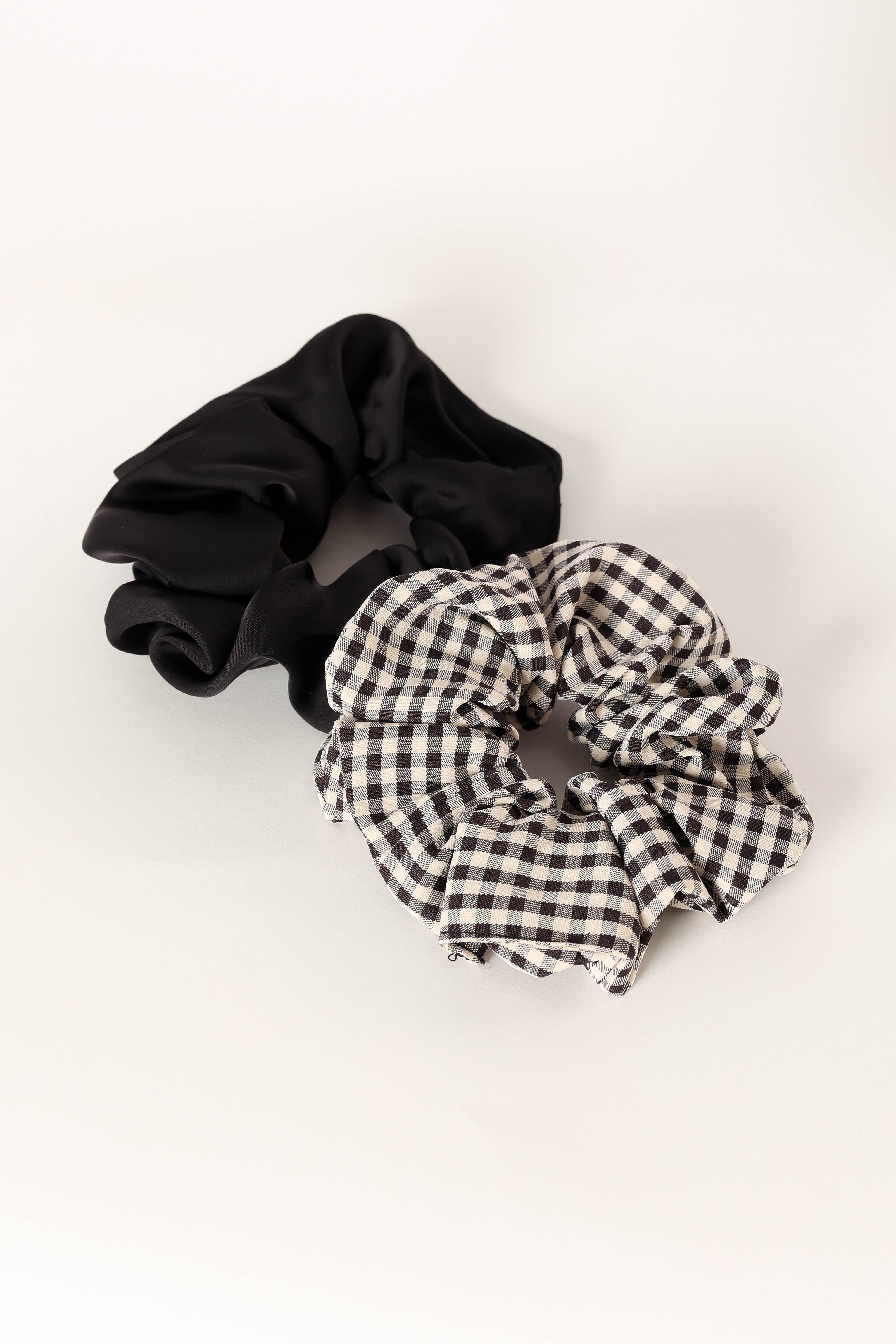 ACCESSORIES @Rocci 2 Pack Scrunchie Set - Black Cream
