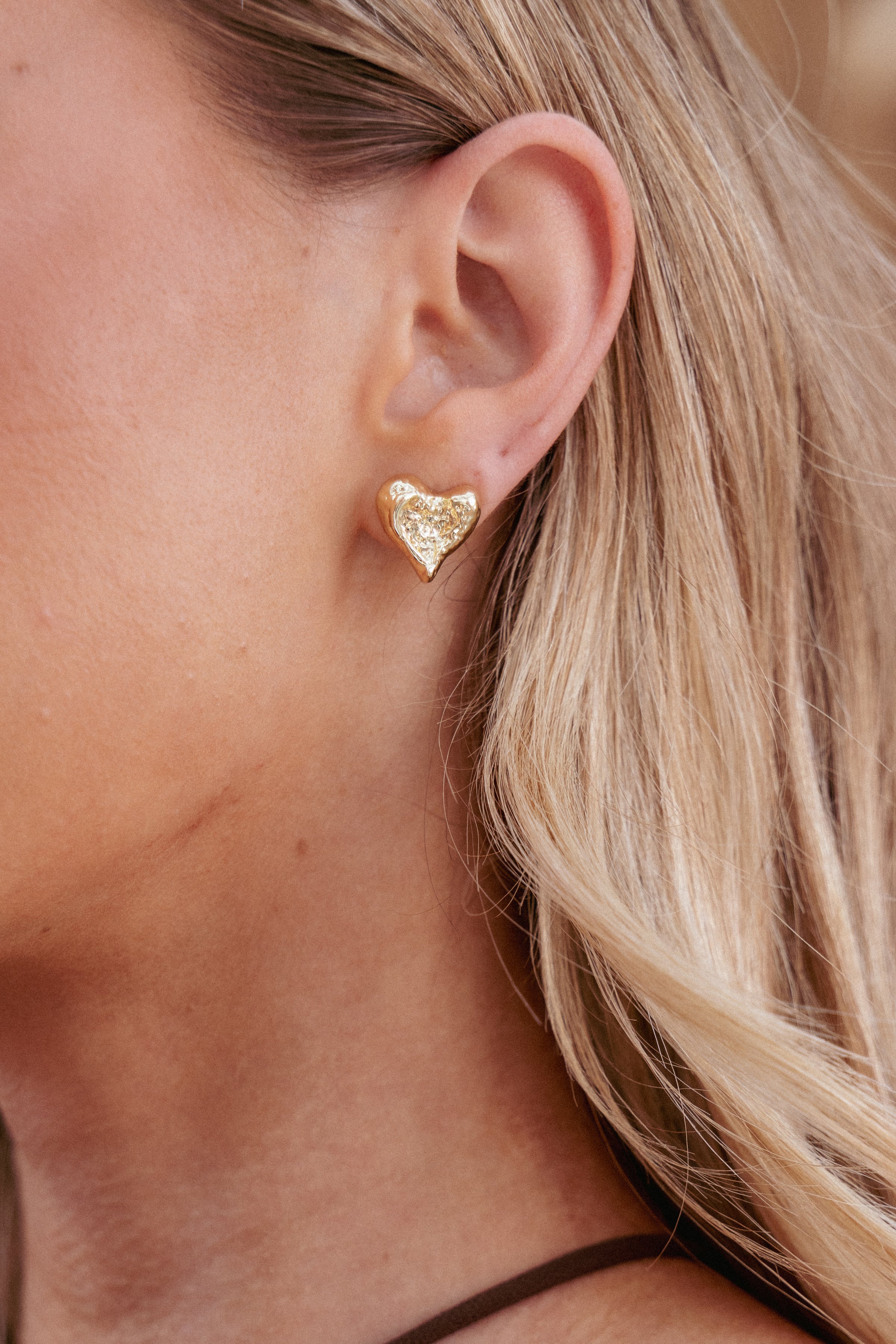 ACCESSORIES Shanice Heart Earrings - Gold