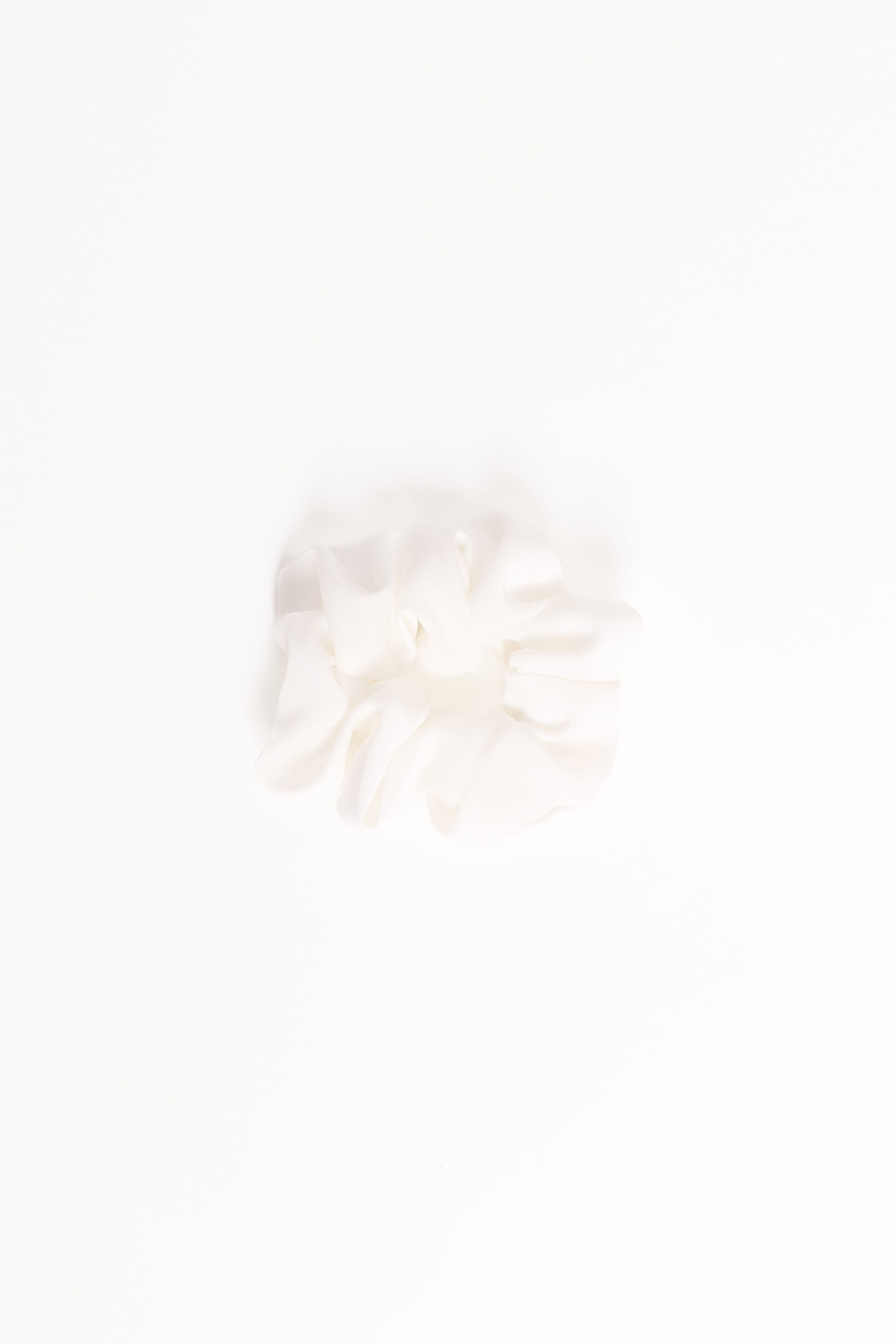 ACCESSORIES Theodora Scrunchie - White