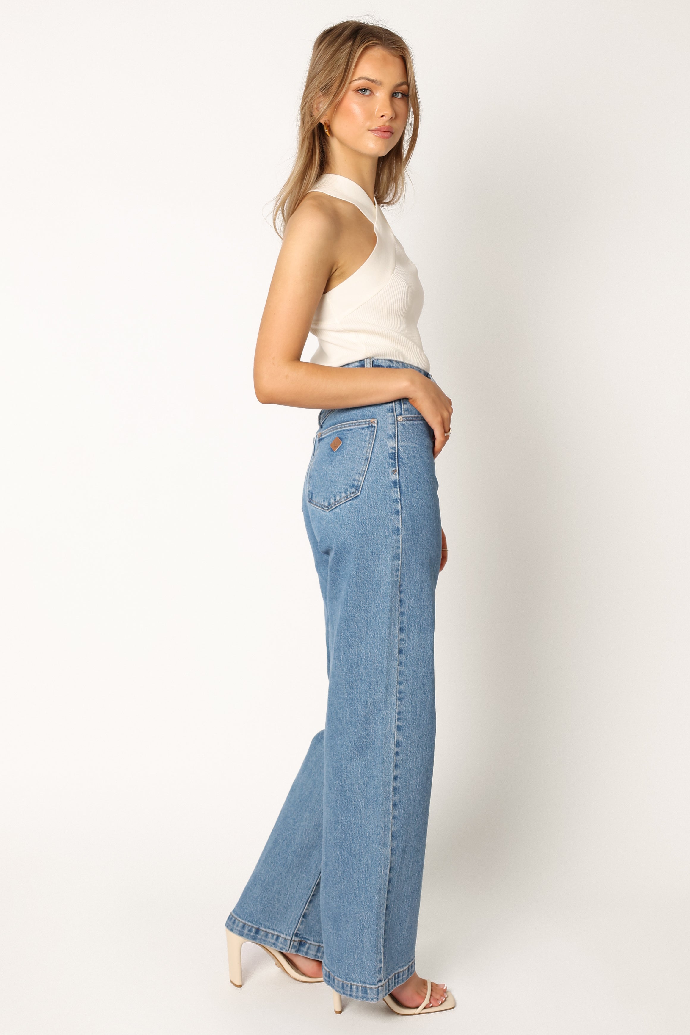 BOTTOMS Abrand 94 High Wide Jeans - Debbie