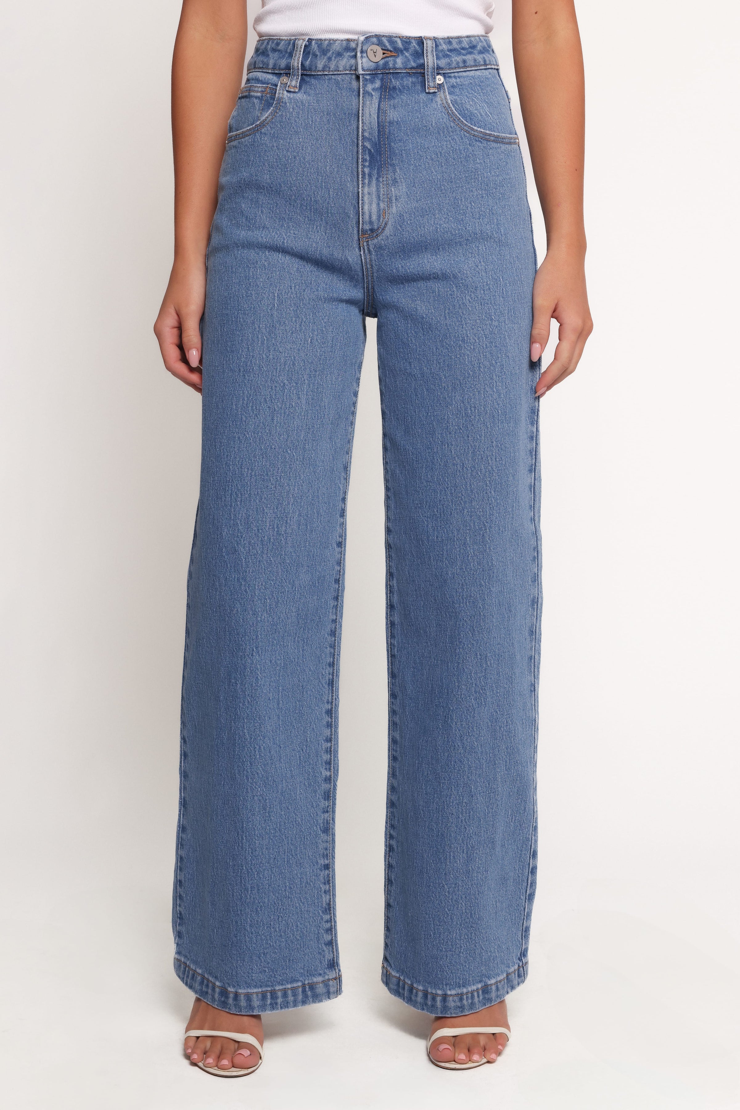 BOTTOMS Abrand 94 High Wide Petite Jeans - Debbie
