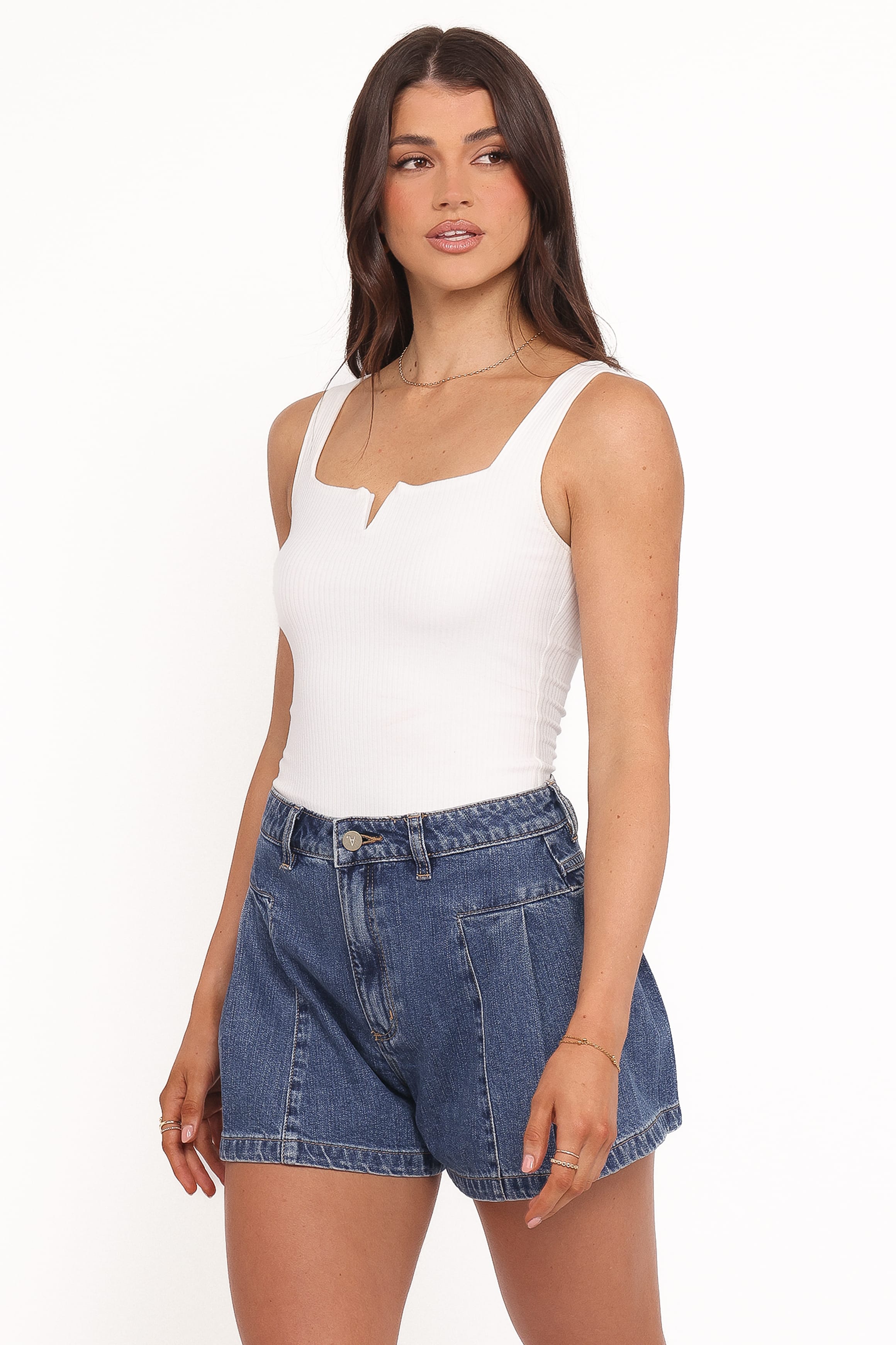 BOTTOMS Abrand 94 Pleated Short - Bella