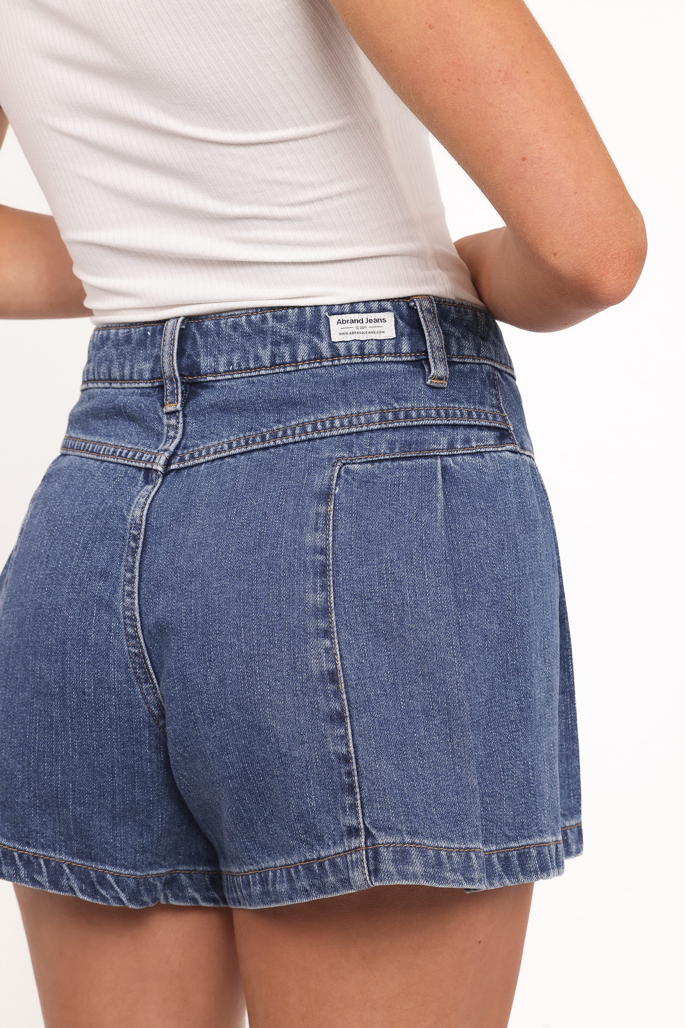 BOTTOMS Abrand 94 Pleated Short - Bella
