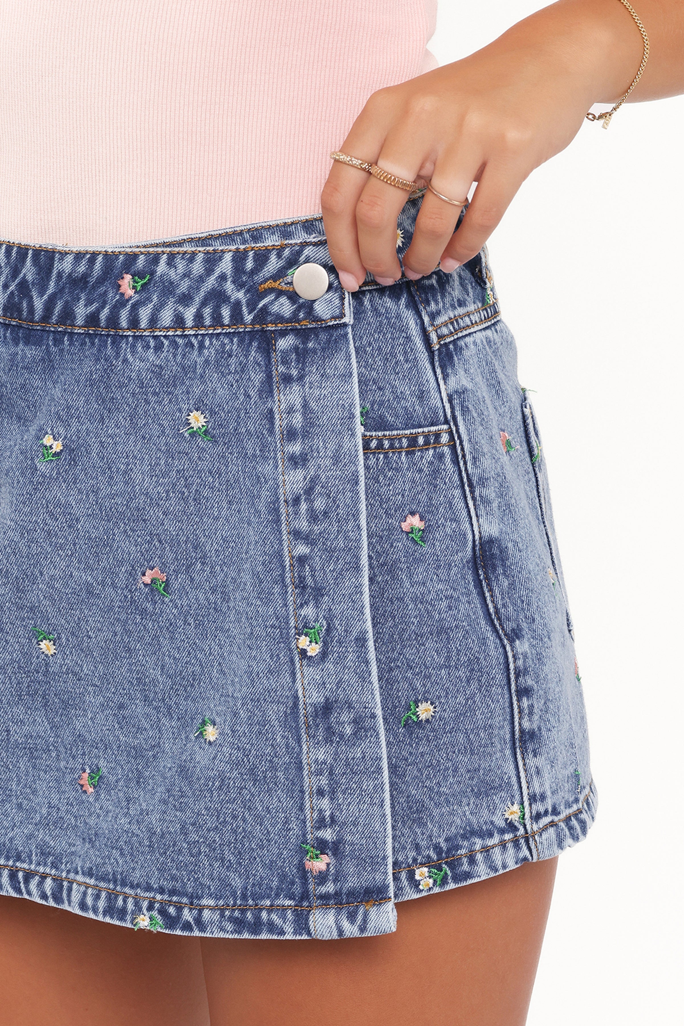 BOTTOMS Evanna Denim Skort - Embroidery Medium Wash