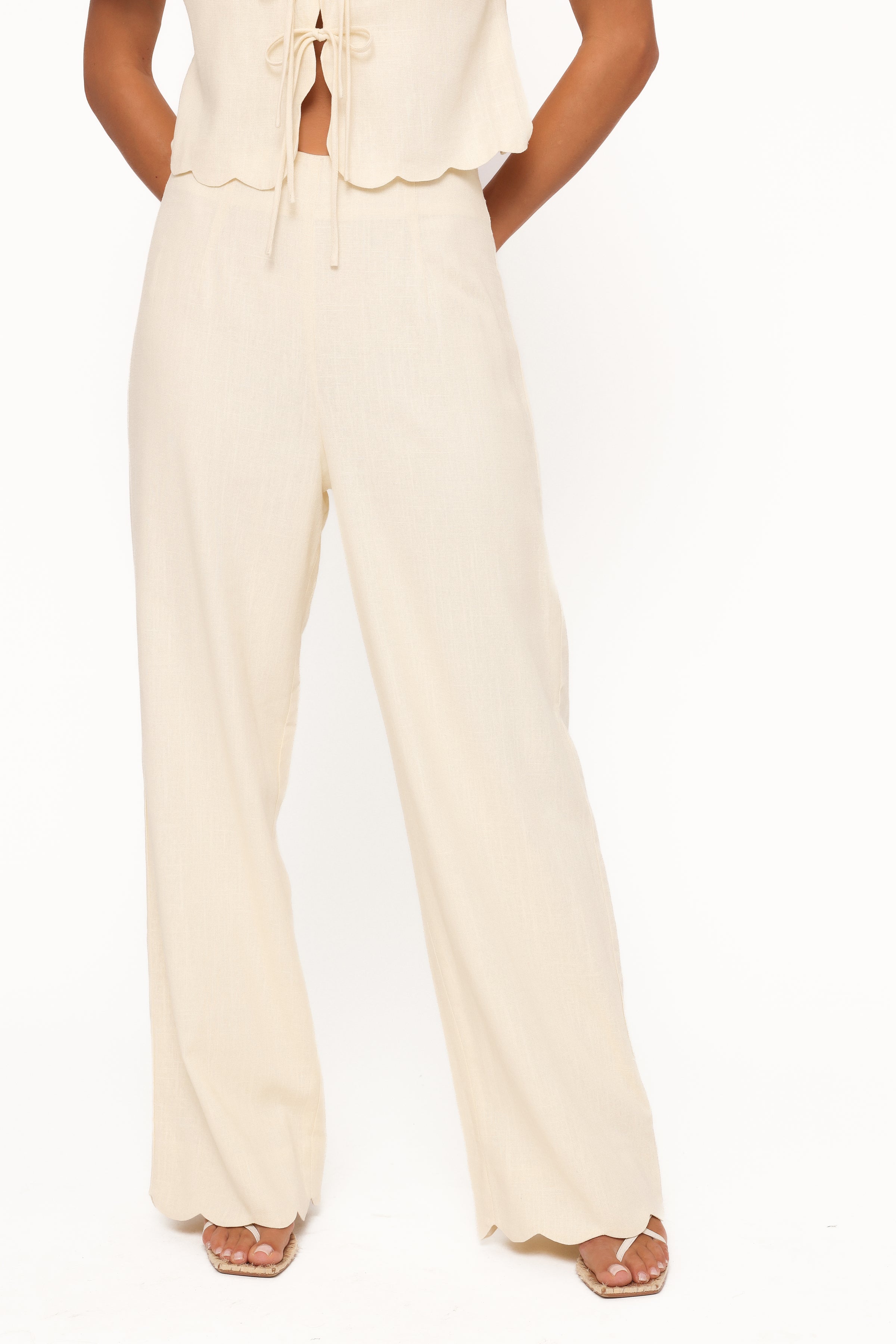 BOTTOMS Jensen Scallop Hem Pant - Butter Yellow