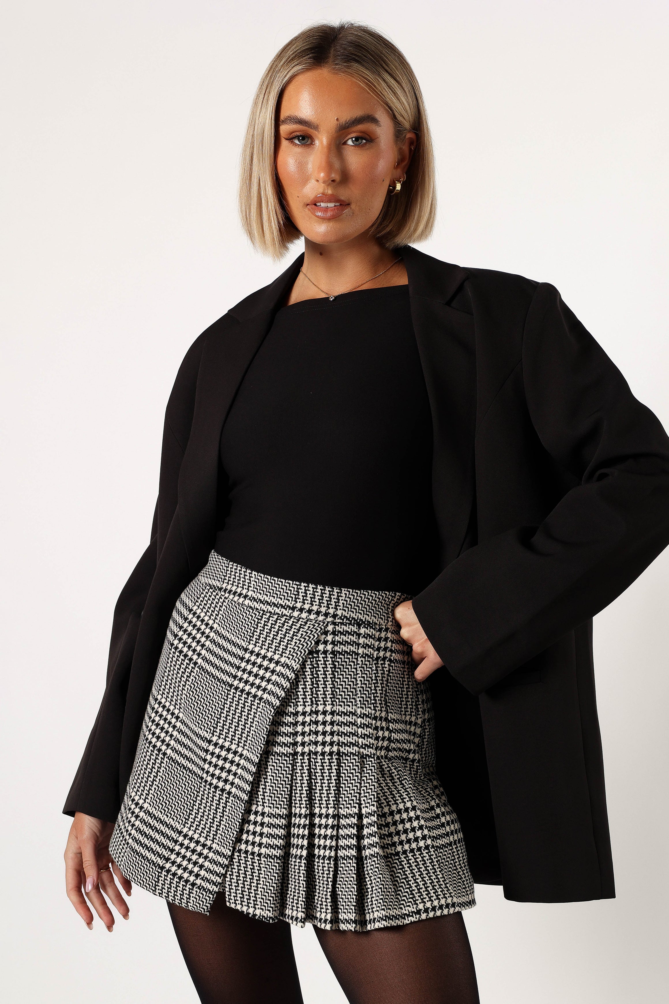 BOTTOMS @Natasha Mini Skort- Black/White