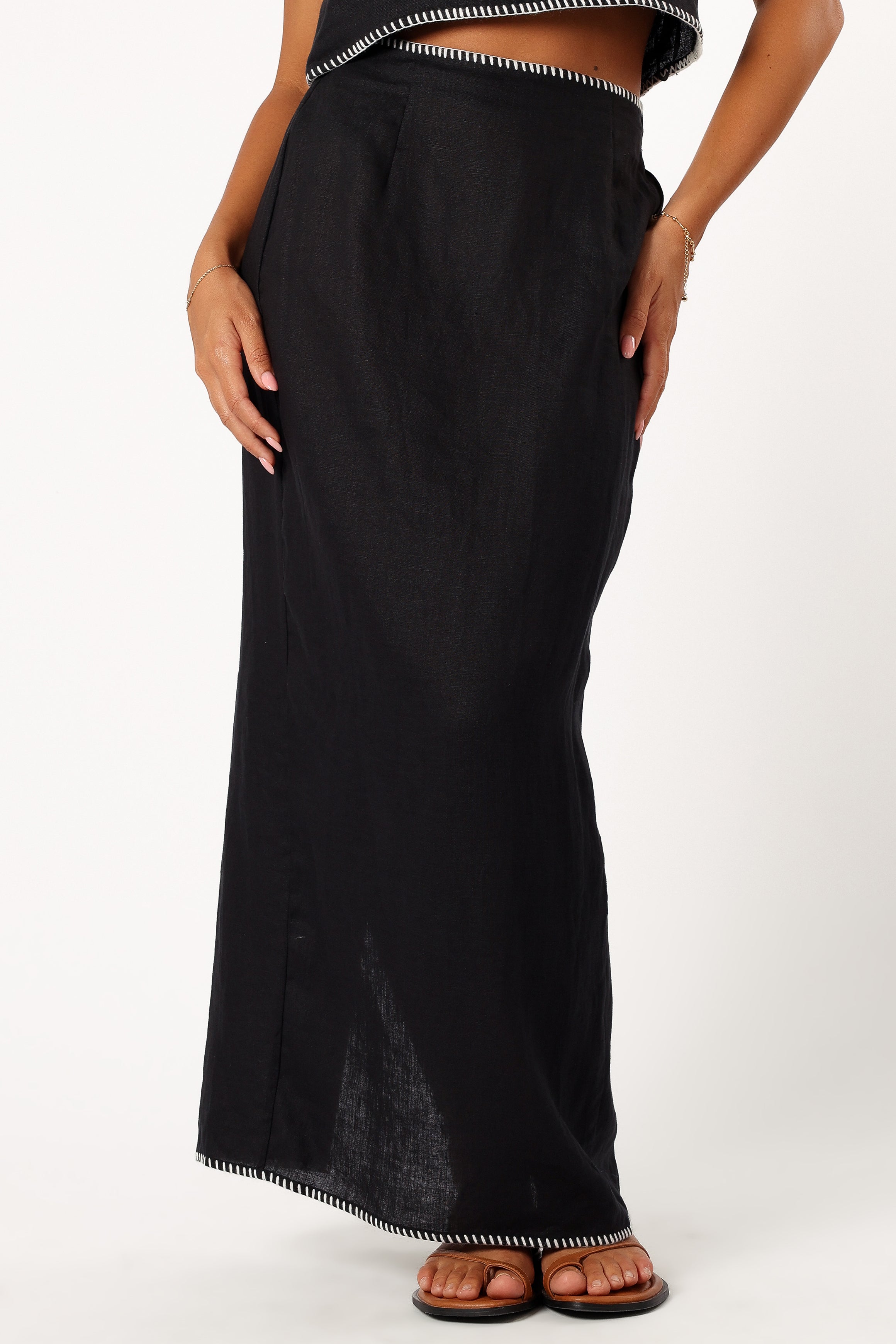 BOTTOMS @Odette Midi Skirt - Black (Hold for Sundial)