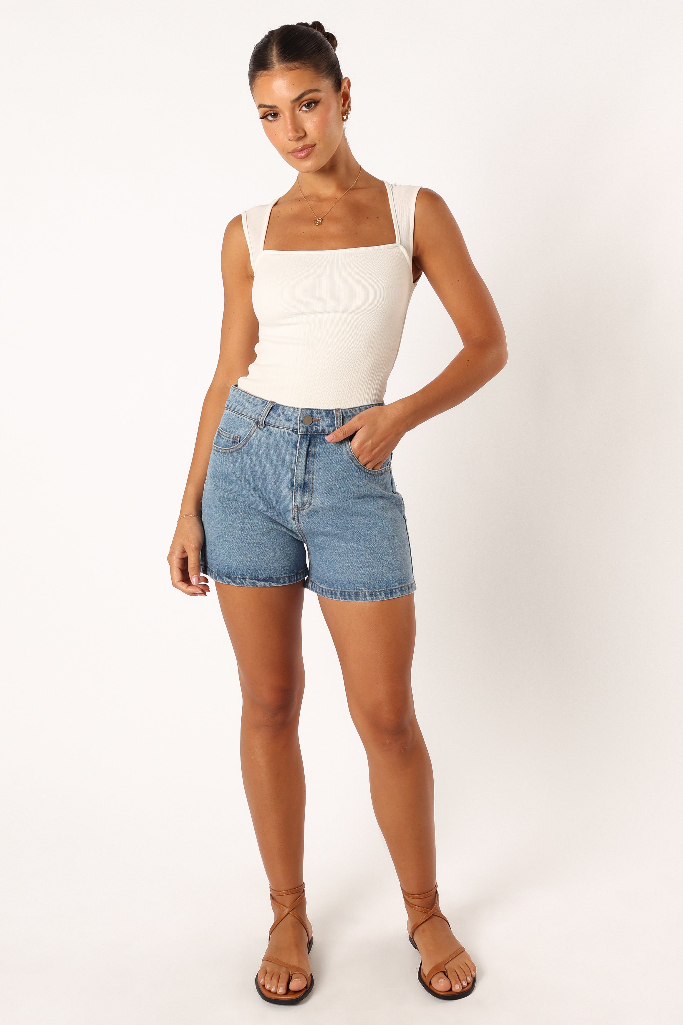 BOTTOMS @Peta Denim Shorts - Indigo