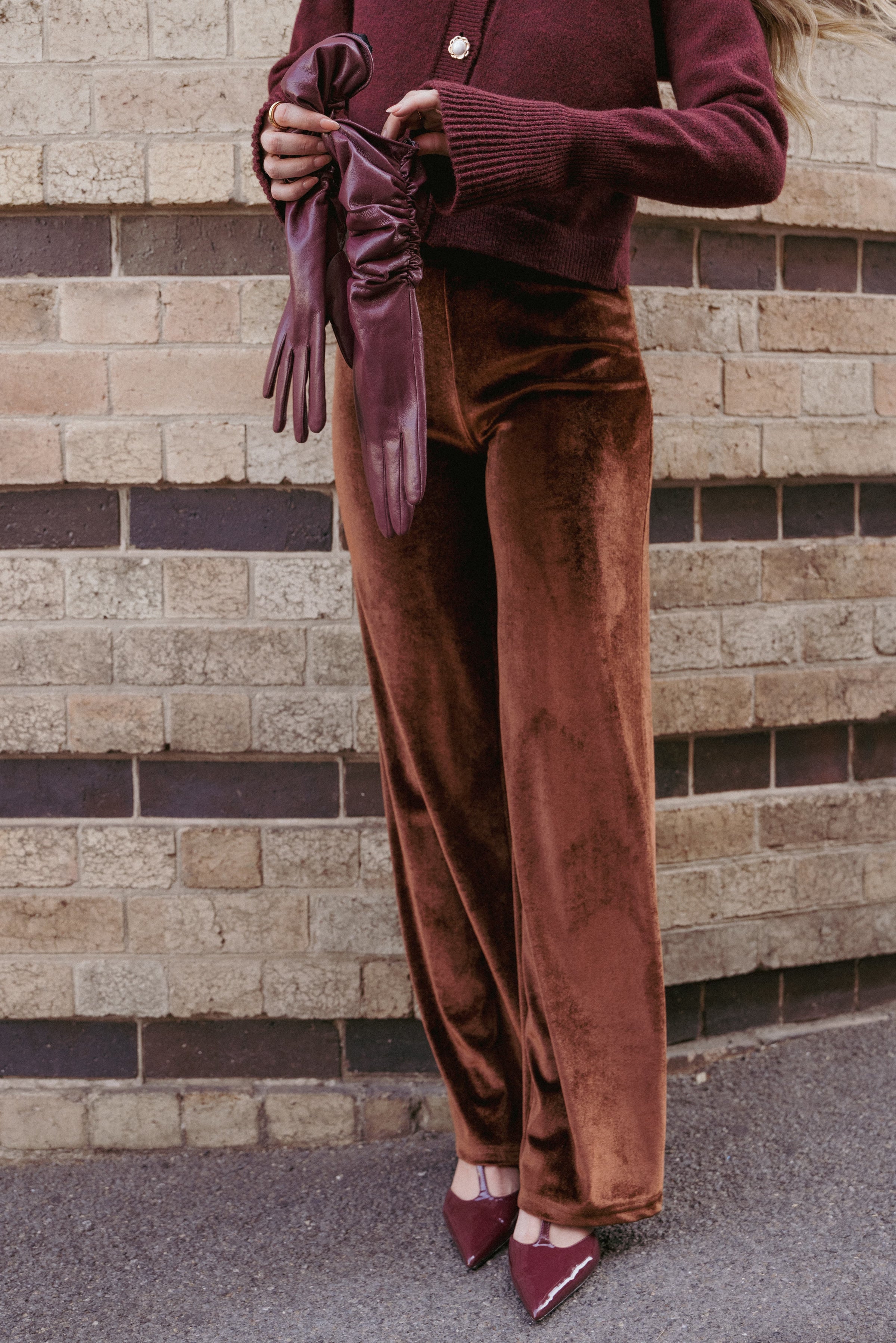 BOTTOMS Riley Stretch Velvet Pant - Chocolate