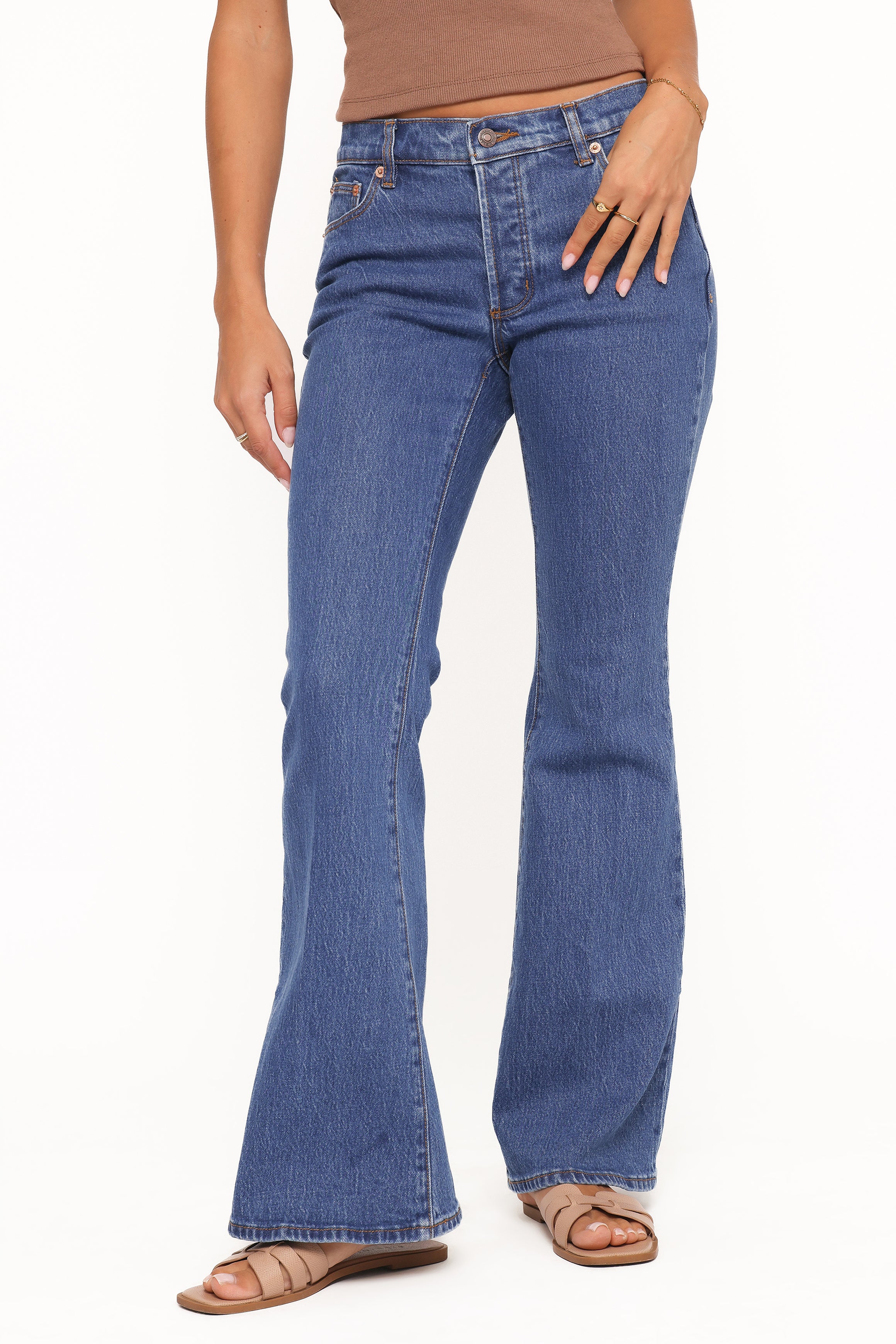 BOTTOMS Rollas Downtown Flare Jeans - Canyon Stone