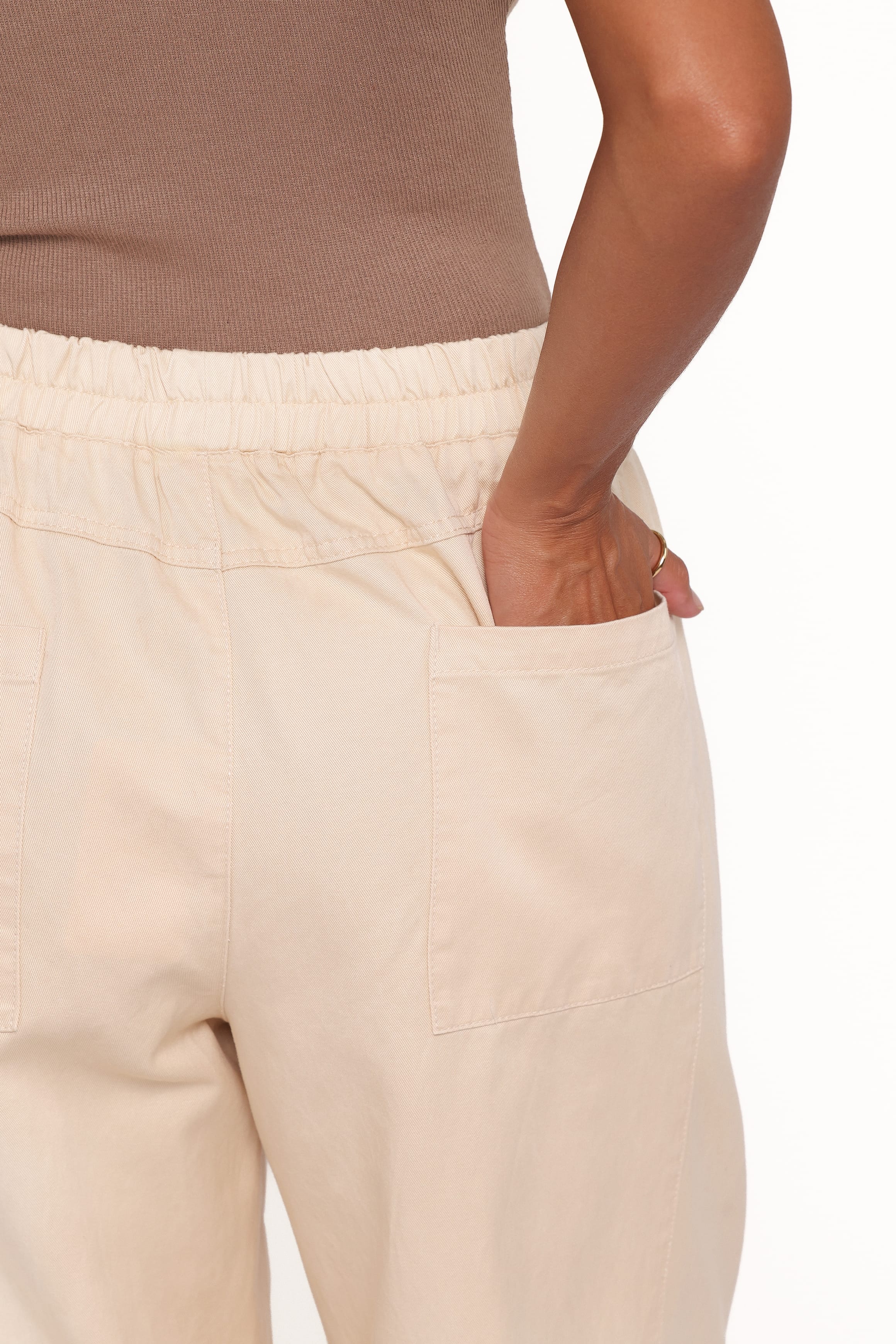 BOTTOMS Sasha Cropped Barrel Jean - Ecru
