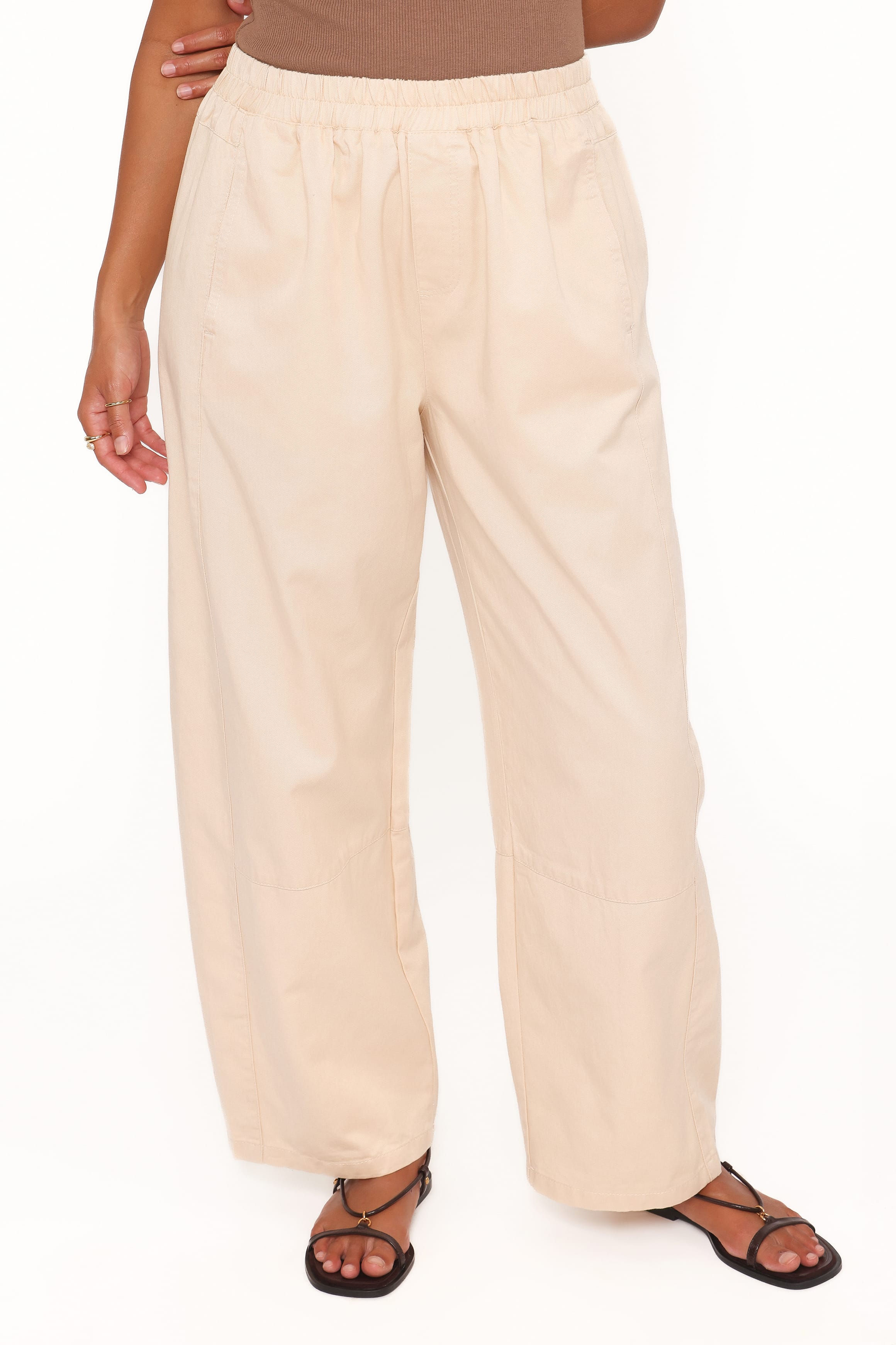BOTTOMS Sasha Cropped Barrel Jean - Ecru