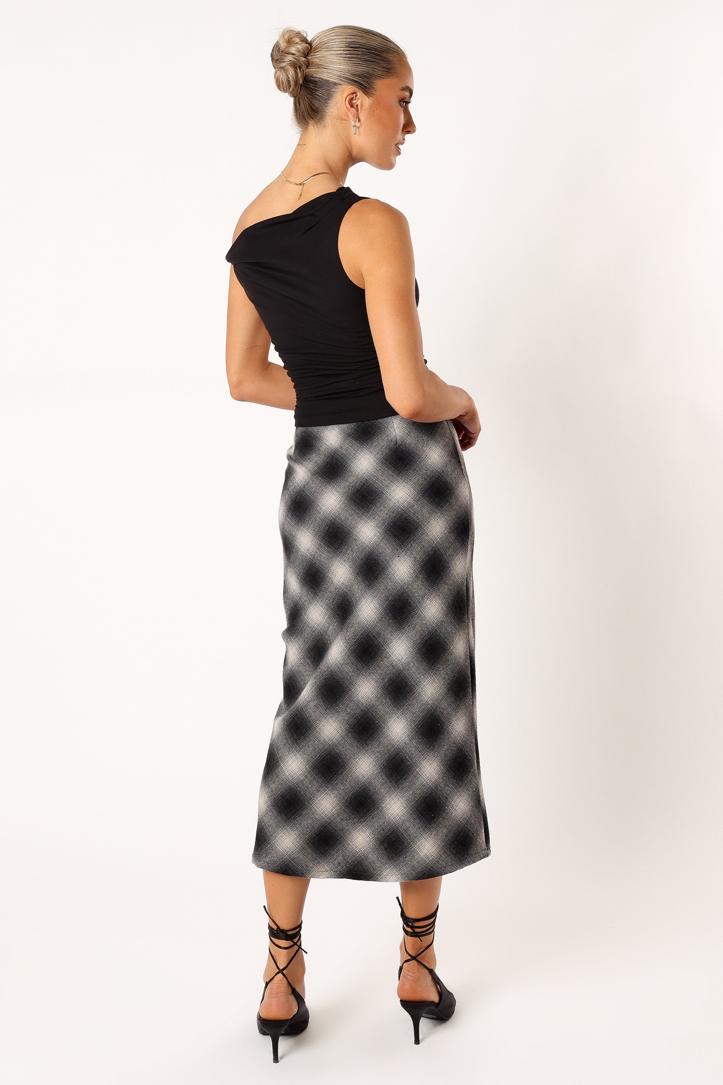 BOTTOMS @Ursula Plaid Skirt - Charcoal