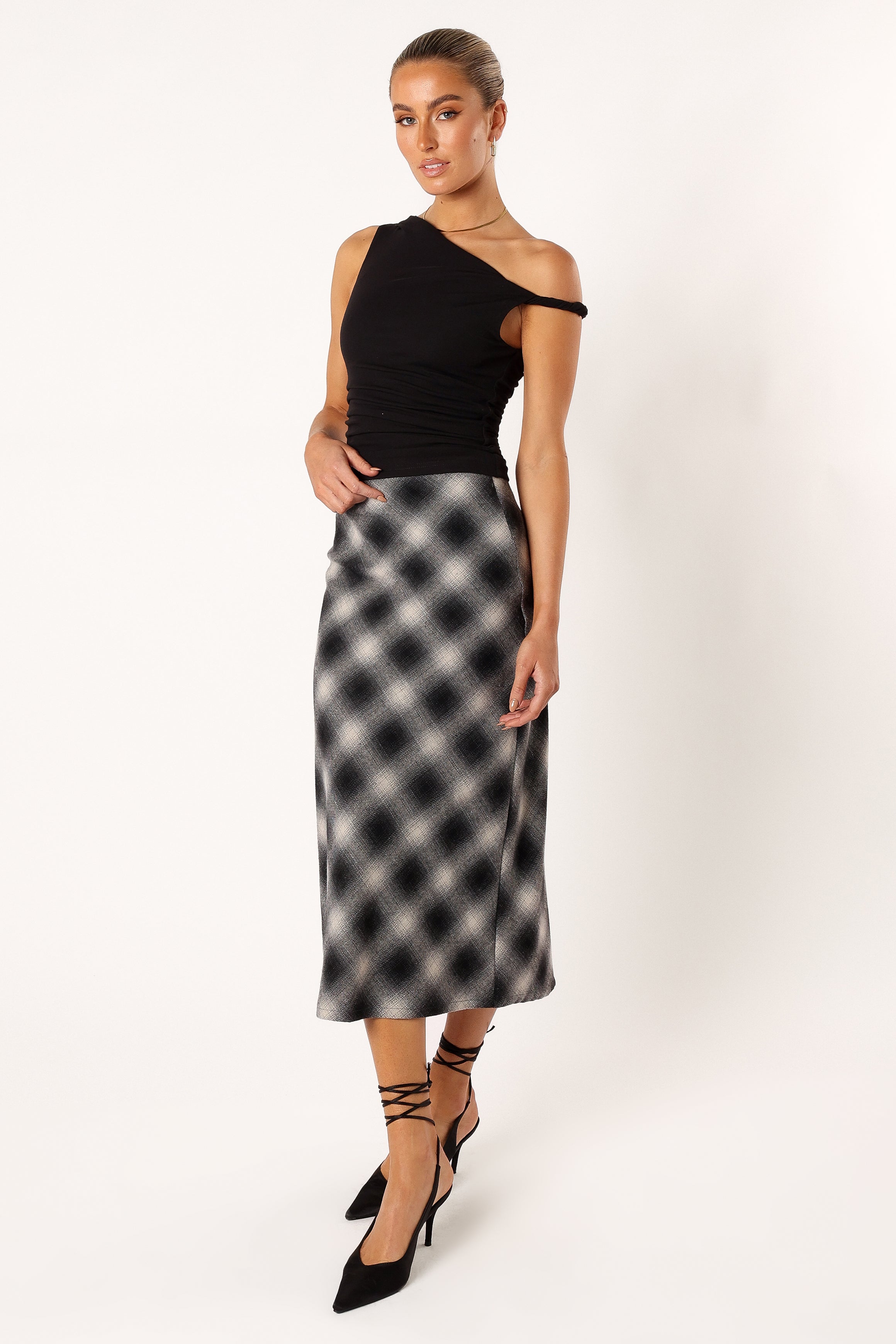 BOTTOMS @Ursula Plaid Skirt - Charcoal