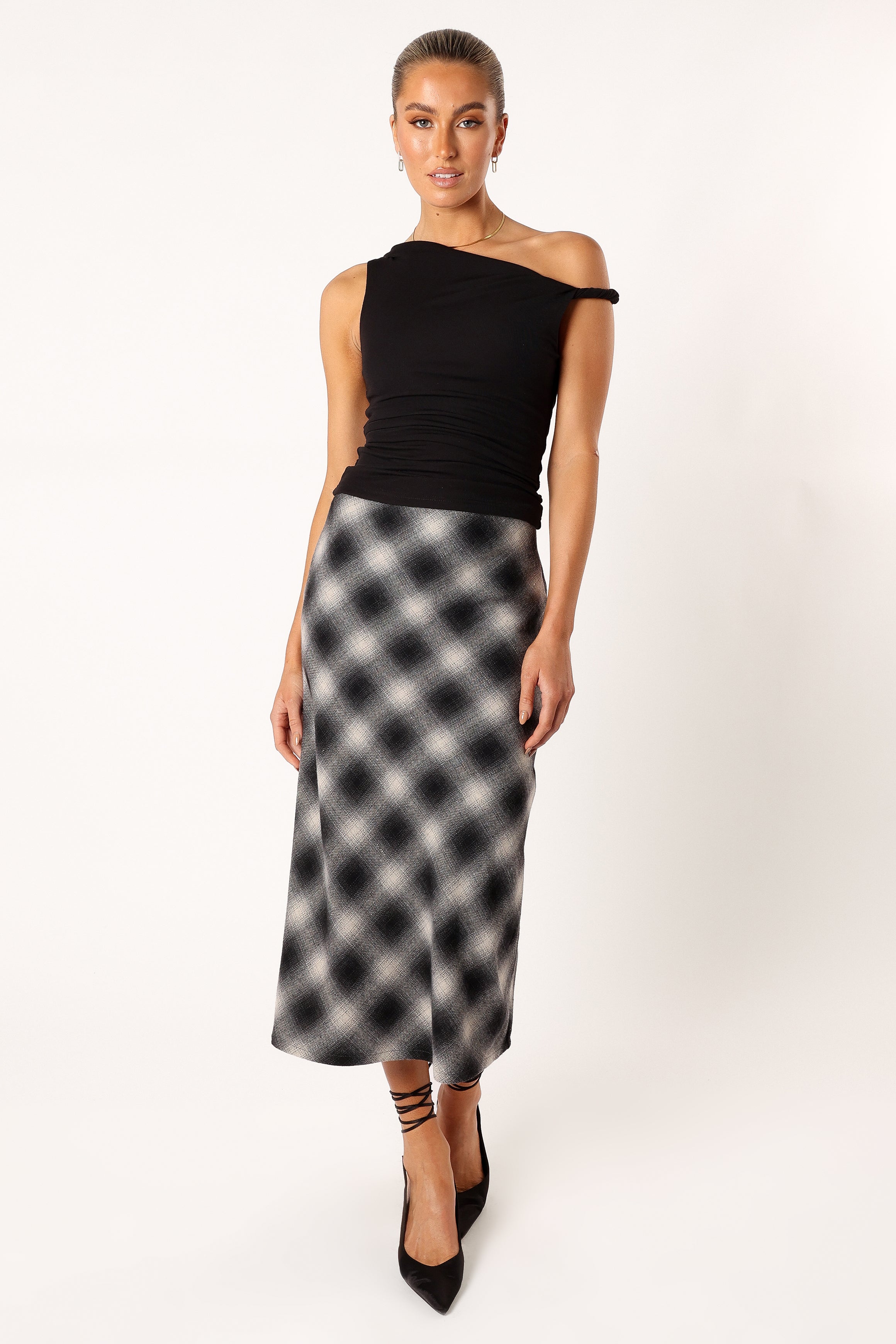 BOTTOMS @Ursula Plaid Skirt - Charcoal