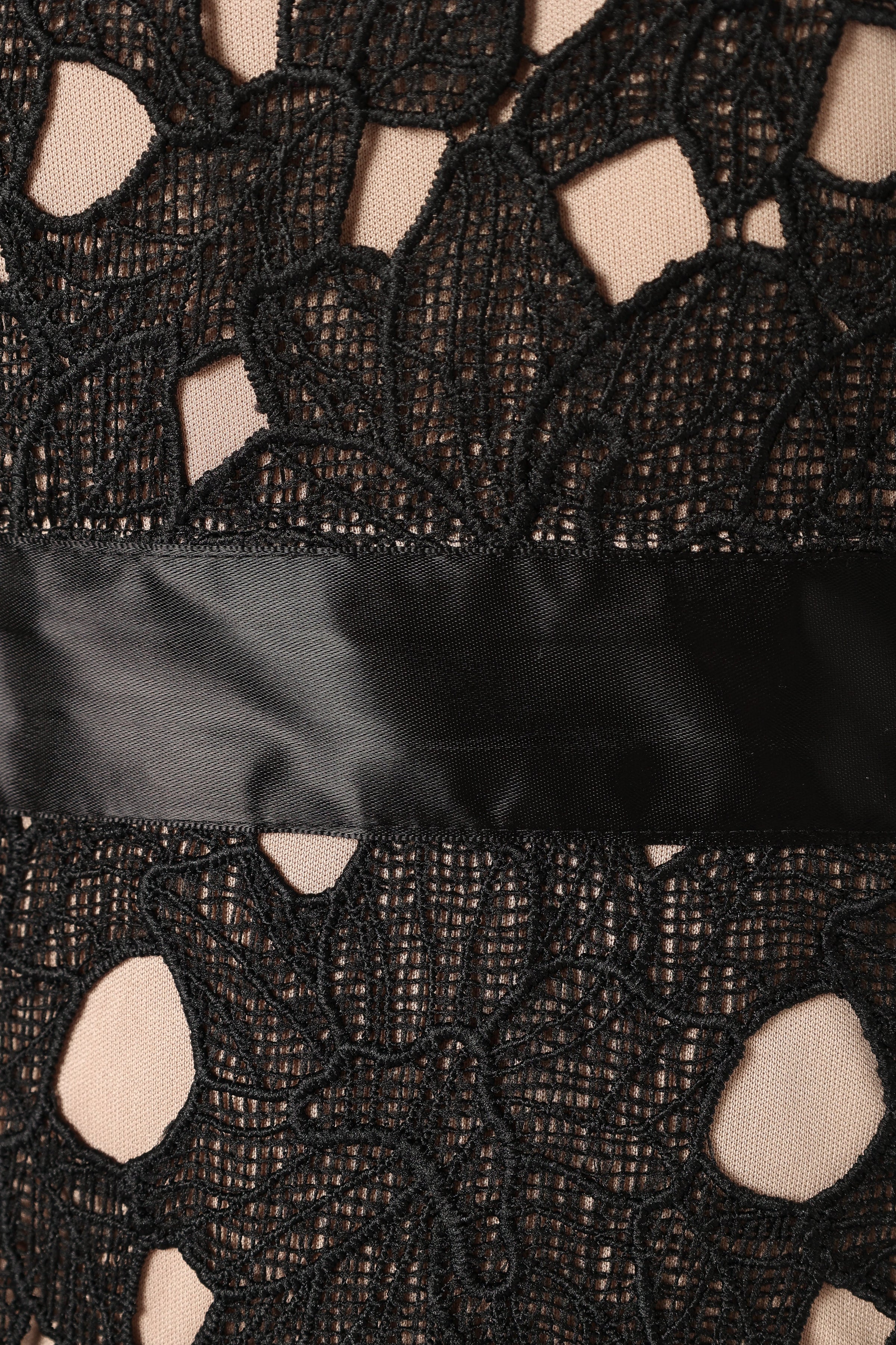 DRESSES @Aviana Longsleeve Mini Dress - Black