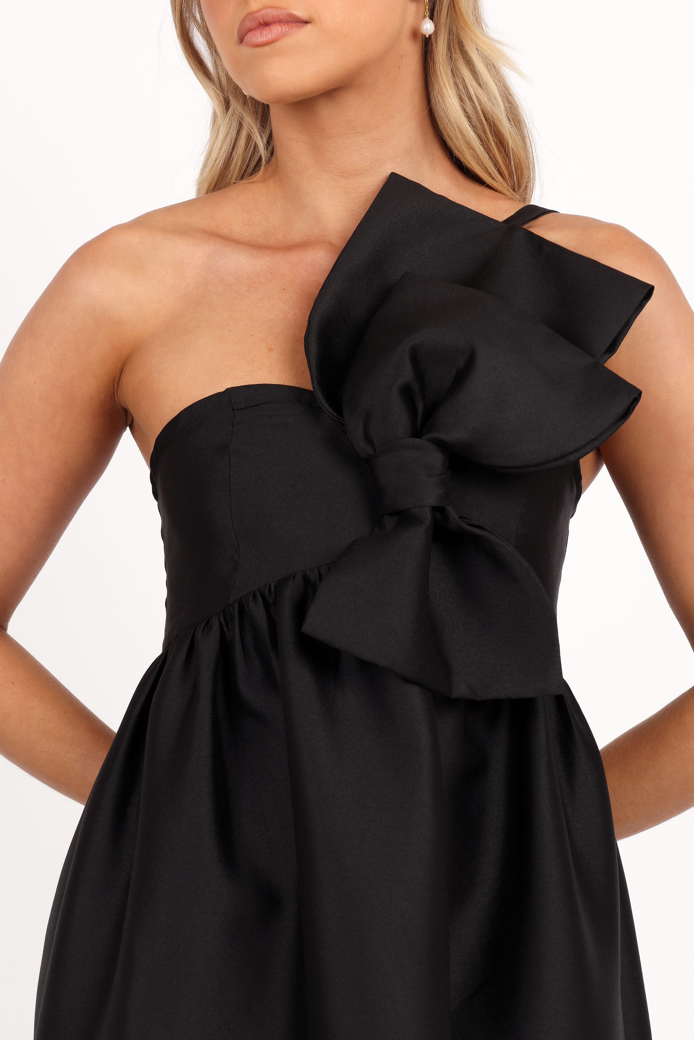 DRESSES Betina Bow Front Maxi Dress - Black