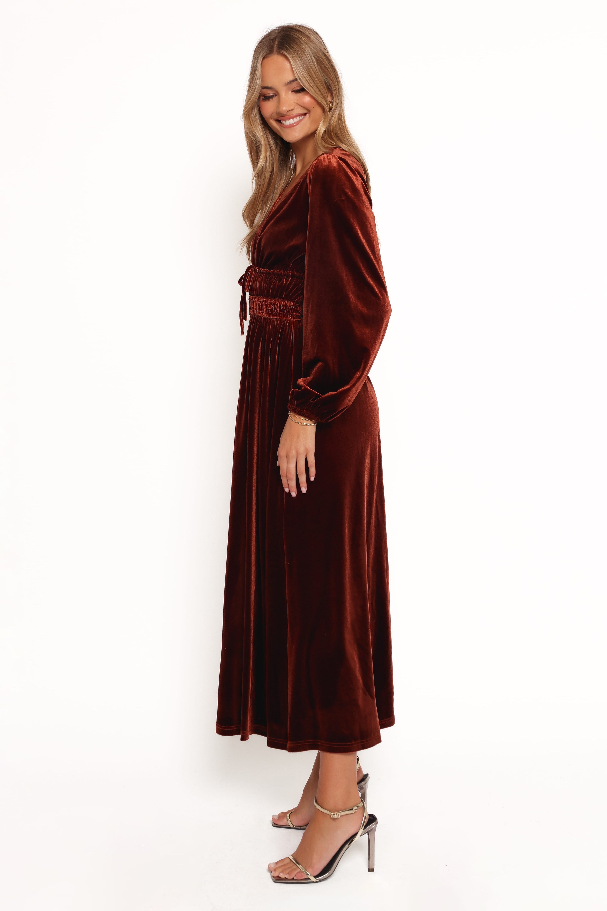 DRESSES Cece Velvet Long Sleeve Maxi Dress - Rust