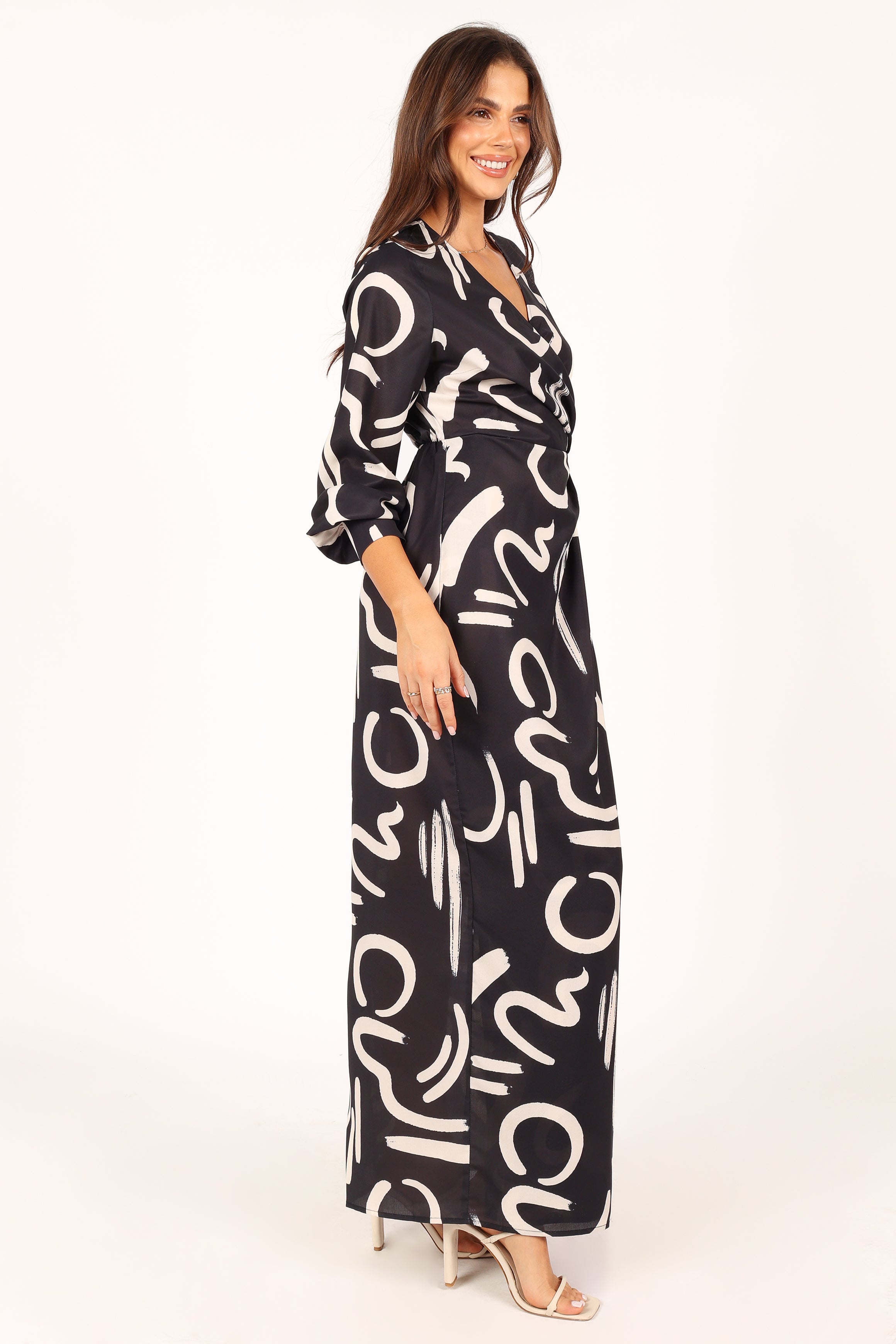 DRESSES @Helen Long Sleeve Midi Dress - Black White (waiting on bulk)